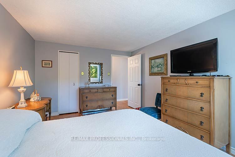 3284 Hornbeam Crescent Property Photo 22