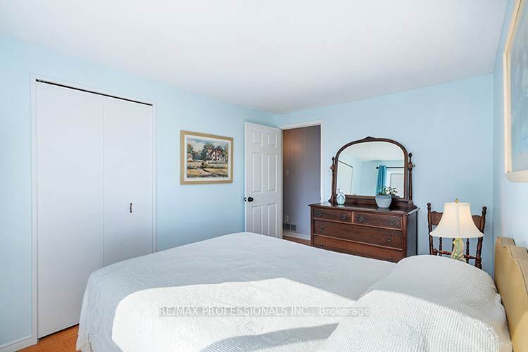 3284 Hornbeam Crescent Property Photo 26