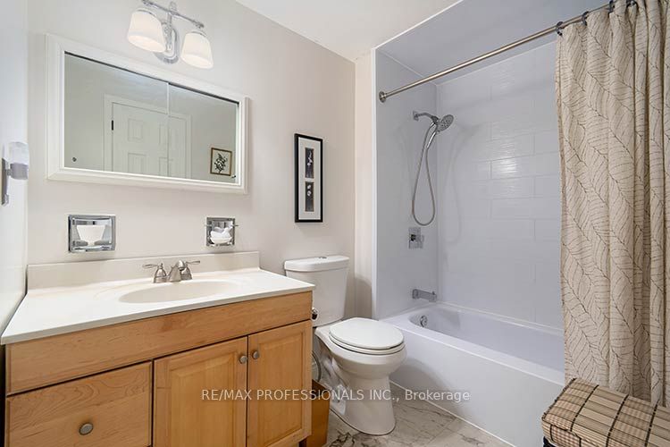 3284 Hornbeam Crescent Property Photo 27