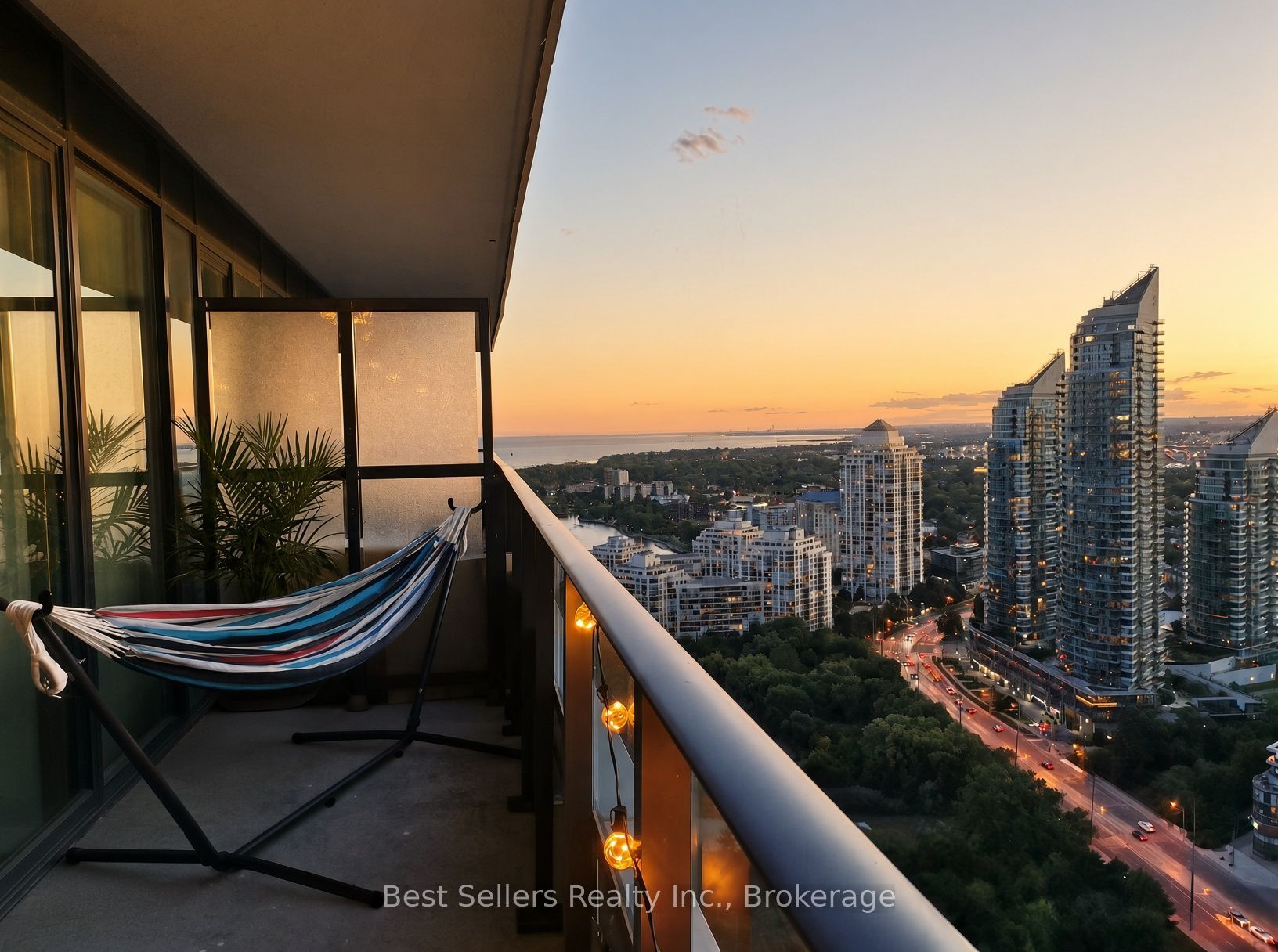 20 Shore Breeze Drive 3103 Property Photo 1