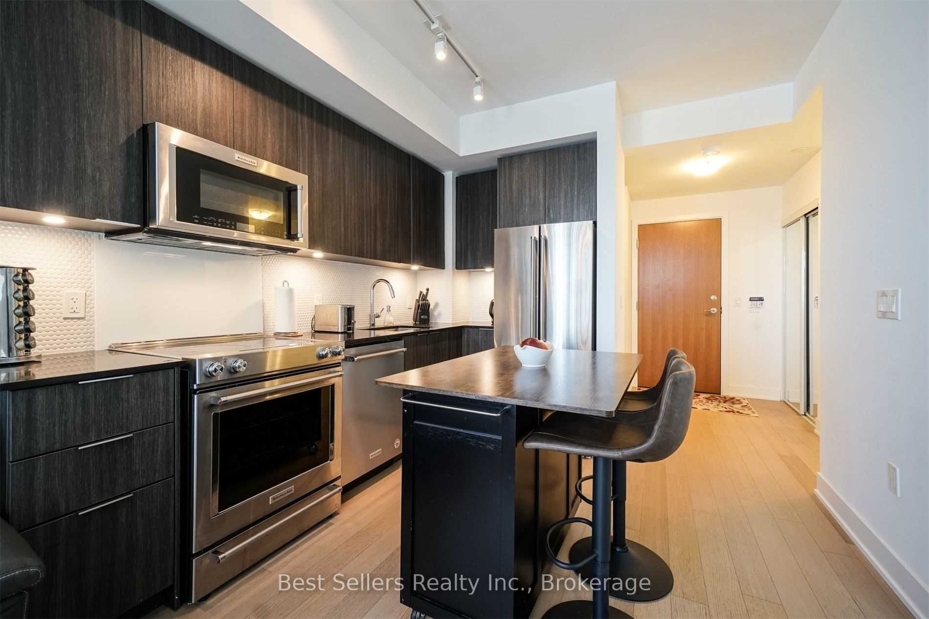 20 Shore Breeze Drive 3103 Property Photo 2
