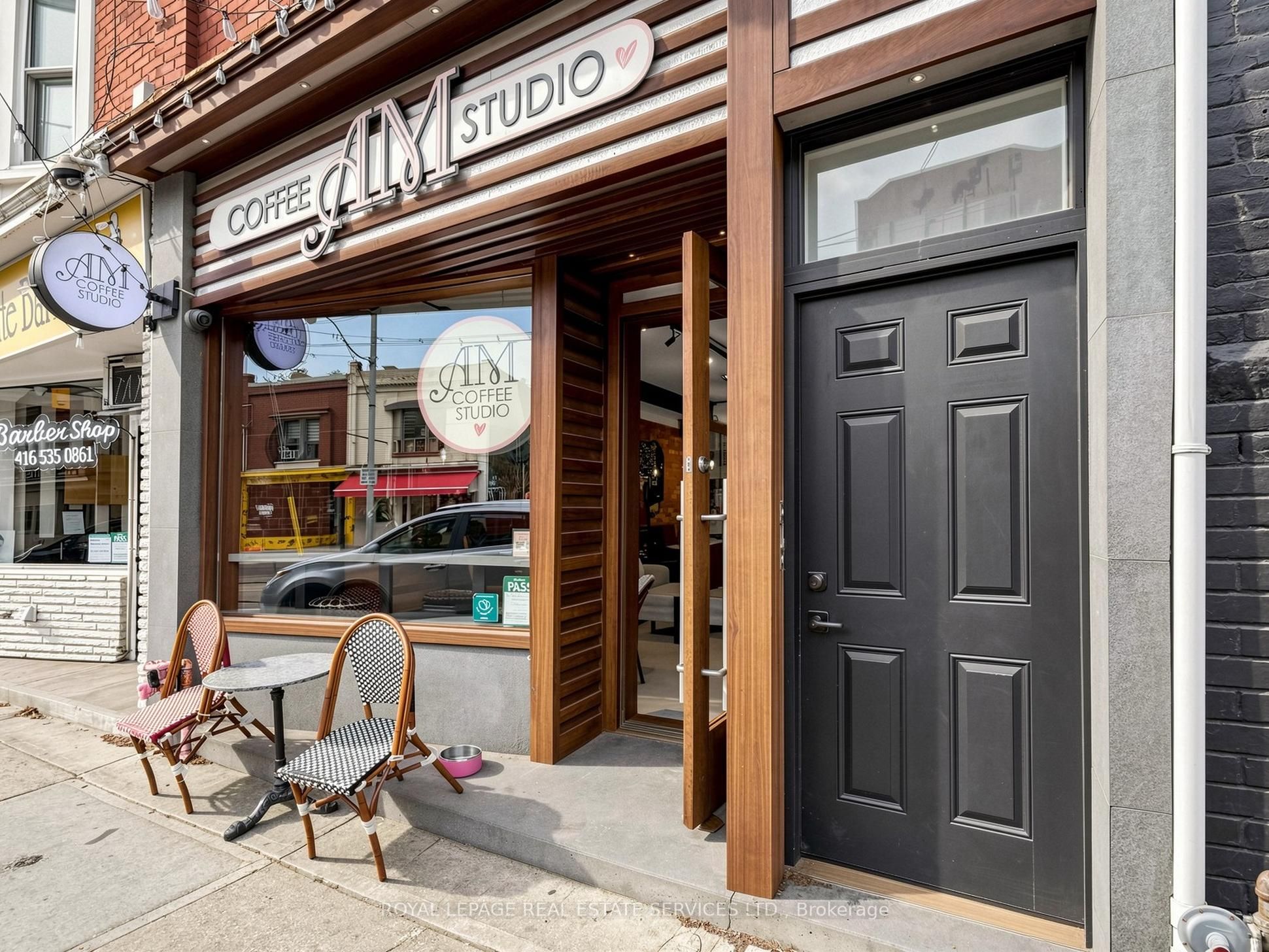 2233 Dundas Street W Property Photo 2