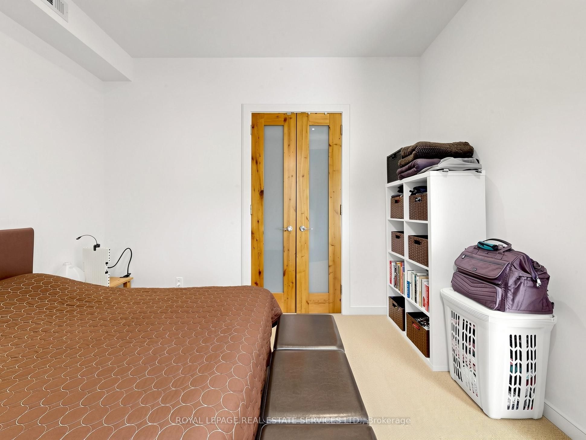 2233 Dundas Street W Property Photo 46