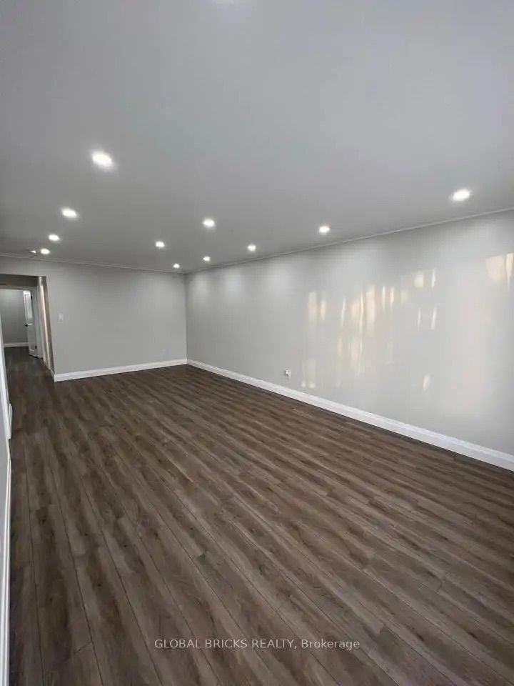 49 Argyle Crescent Upper Property Photo 3