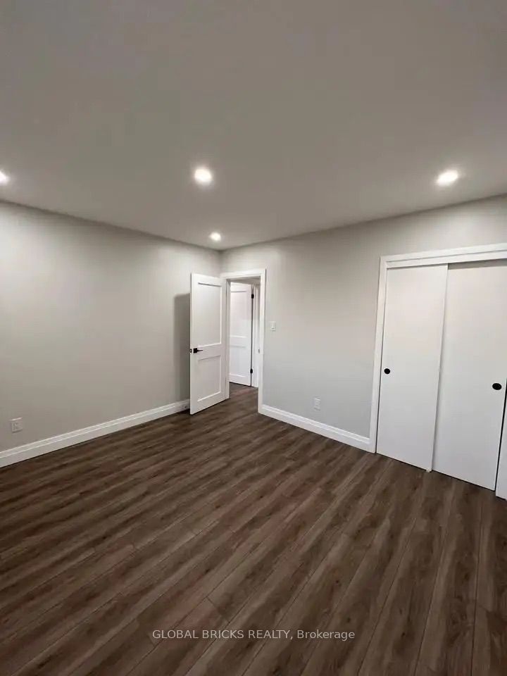 49 Argyle Crescent Upper Property Photo 8