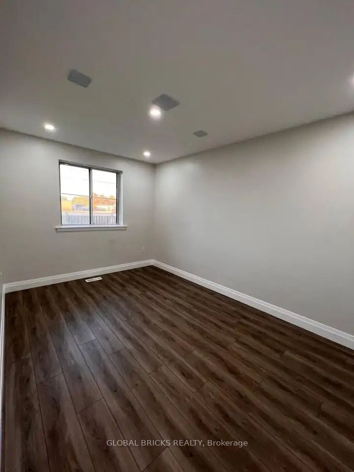 49 Argyle Crescent Upper Property Photo 12