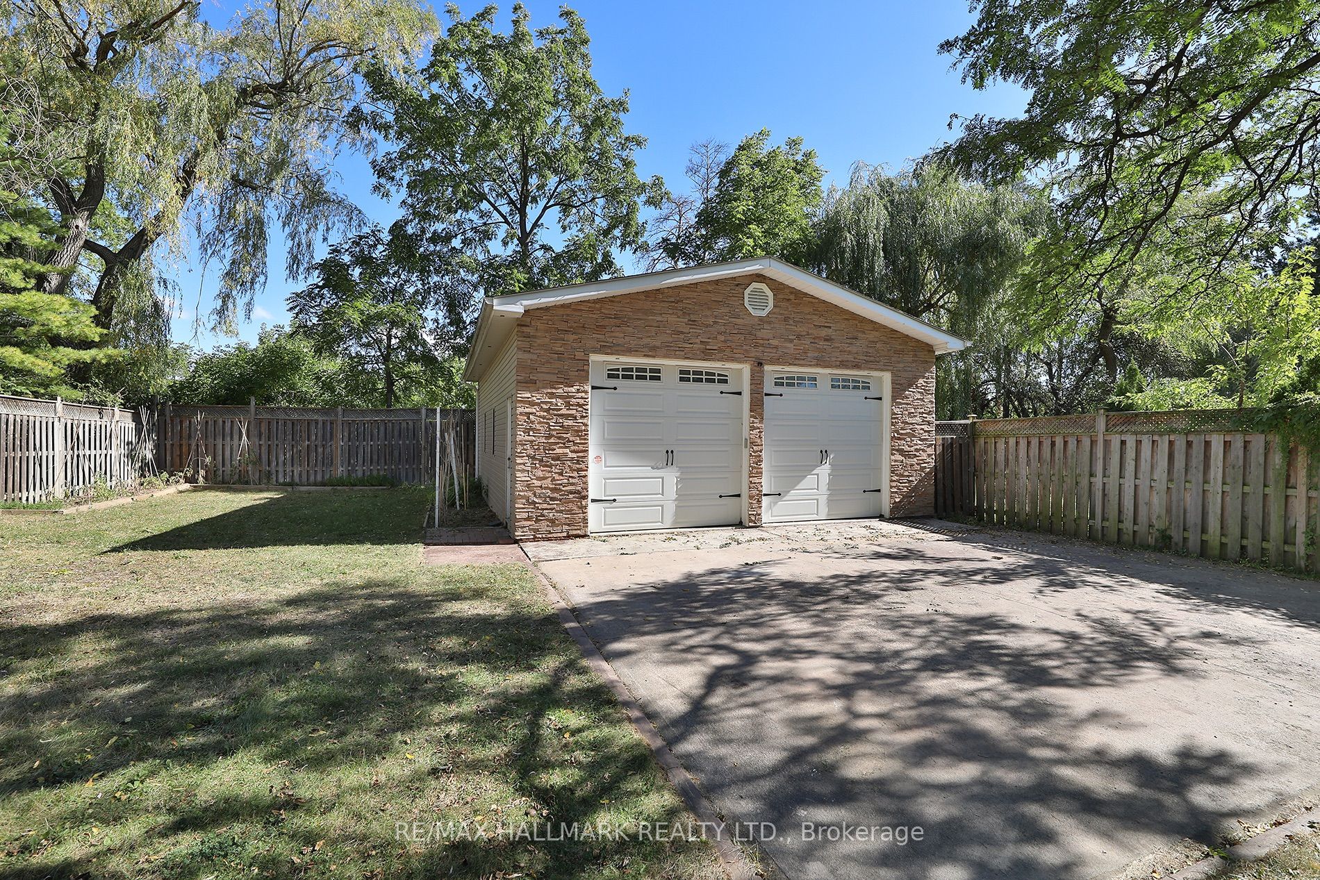 11 Brookside Drive Property Photo 17