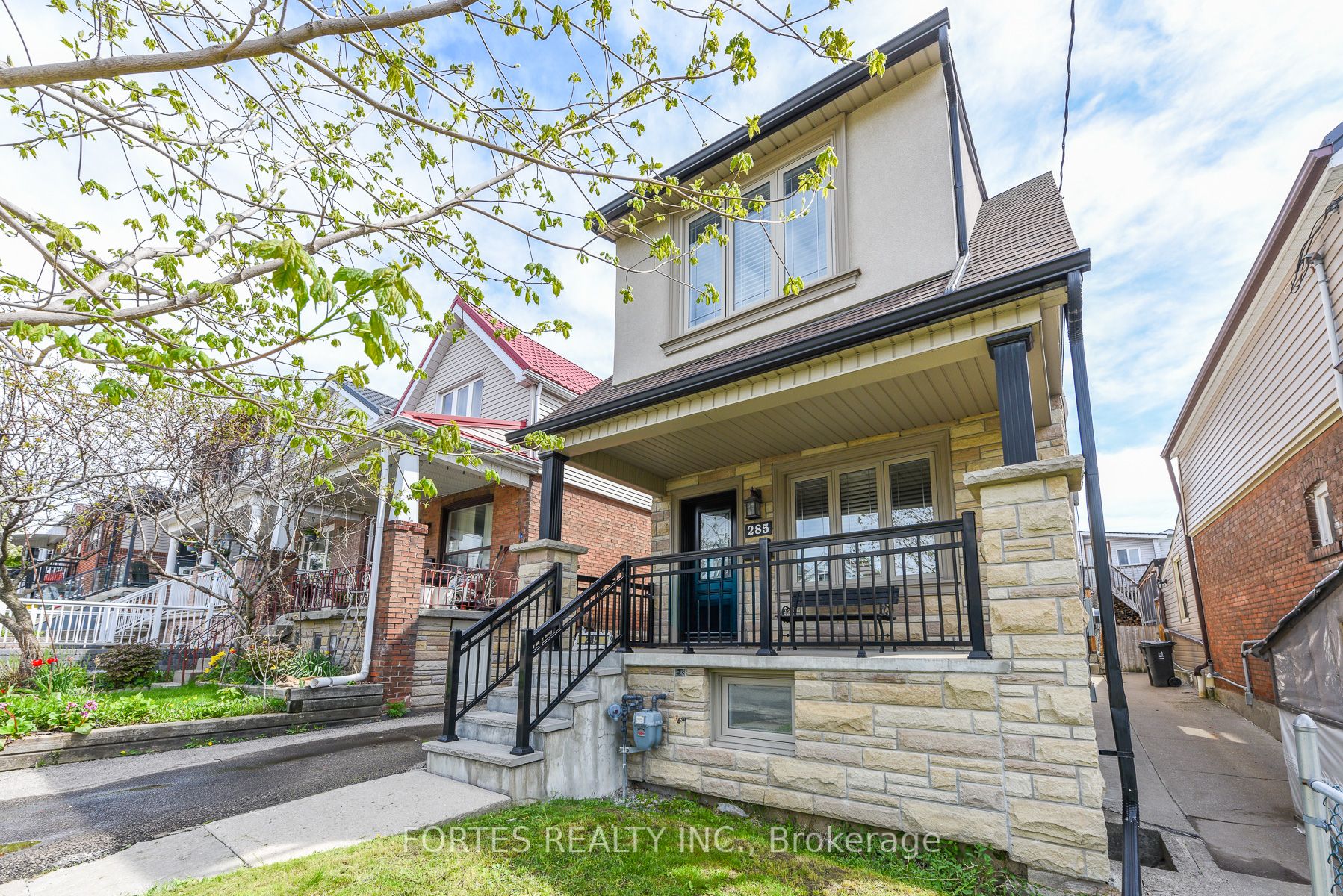285 Gilbert Avenue Property Photo 1