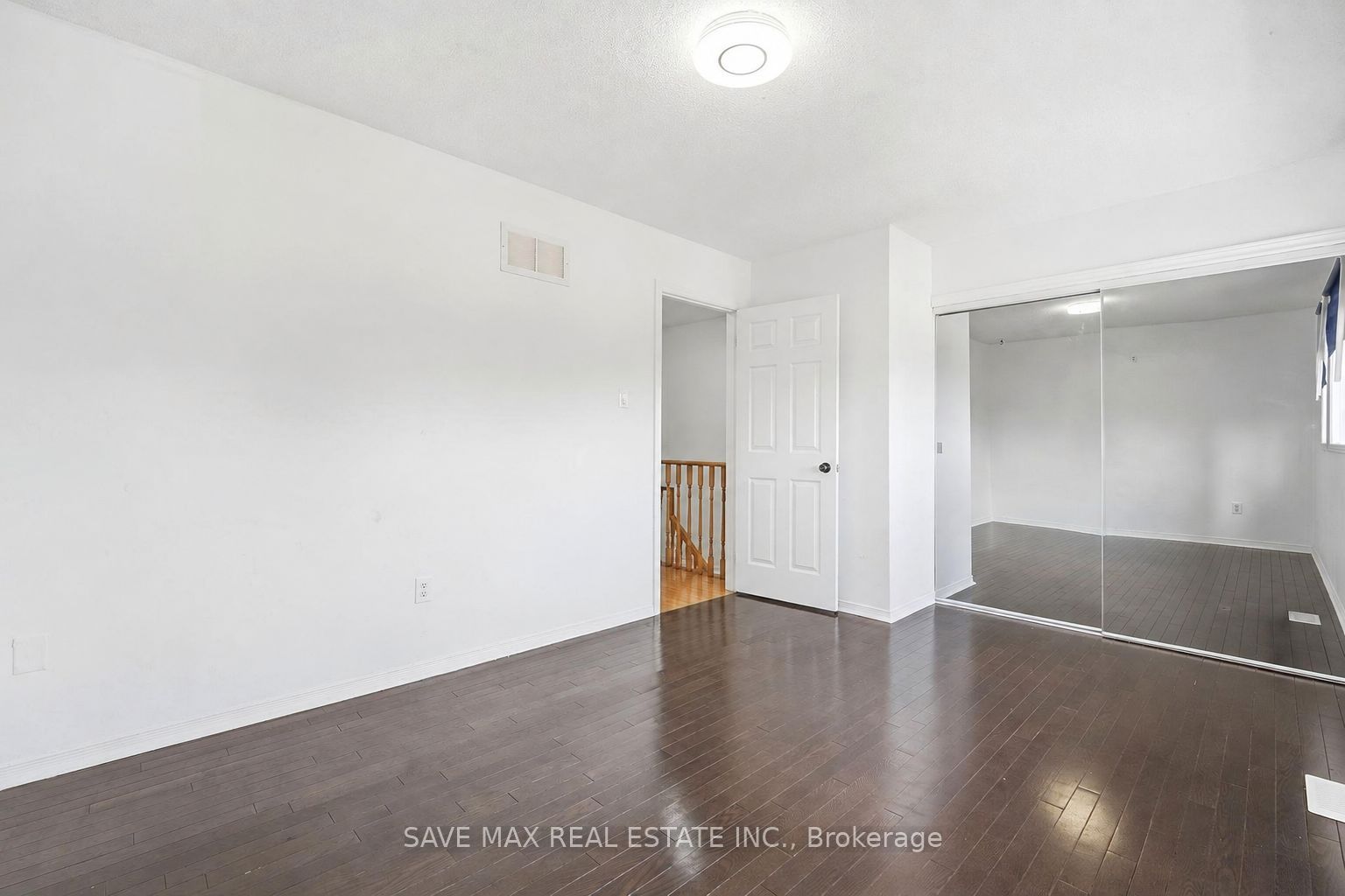 39 Caruso Drive Property Photo 7
