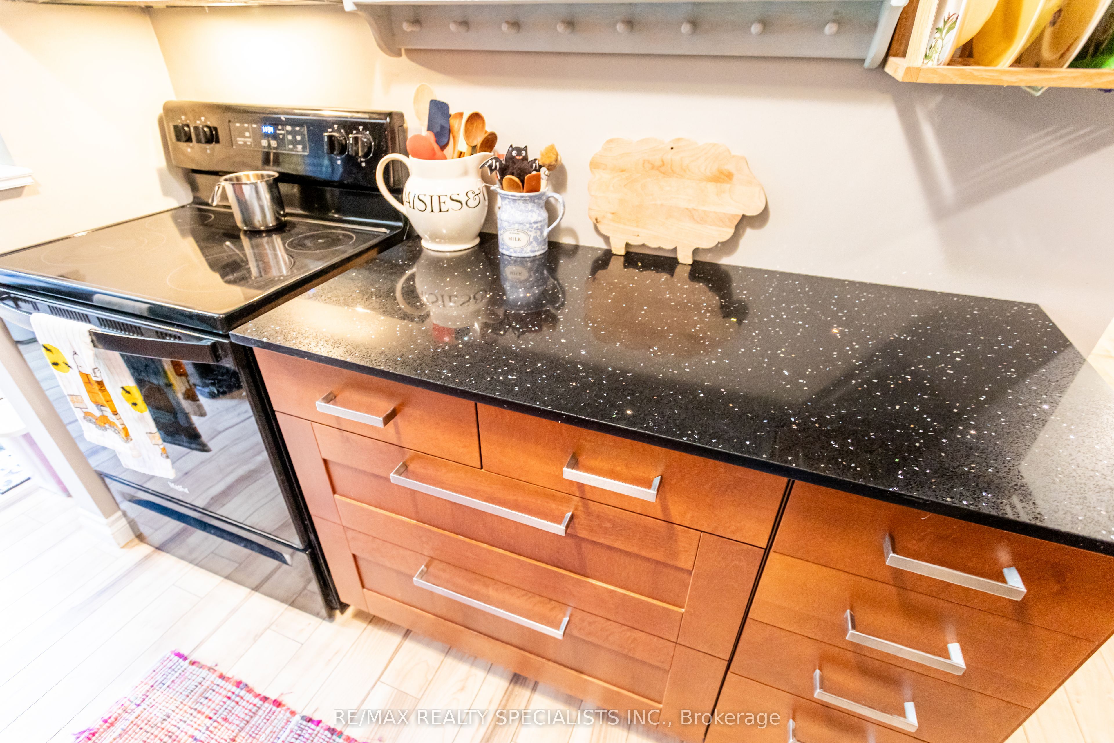 966 Inverhouse Drive 410 Property Photo 15