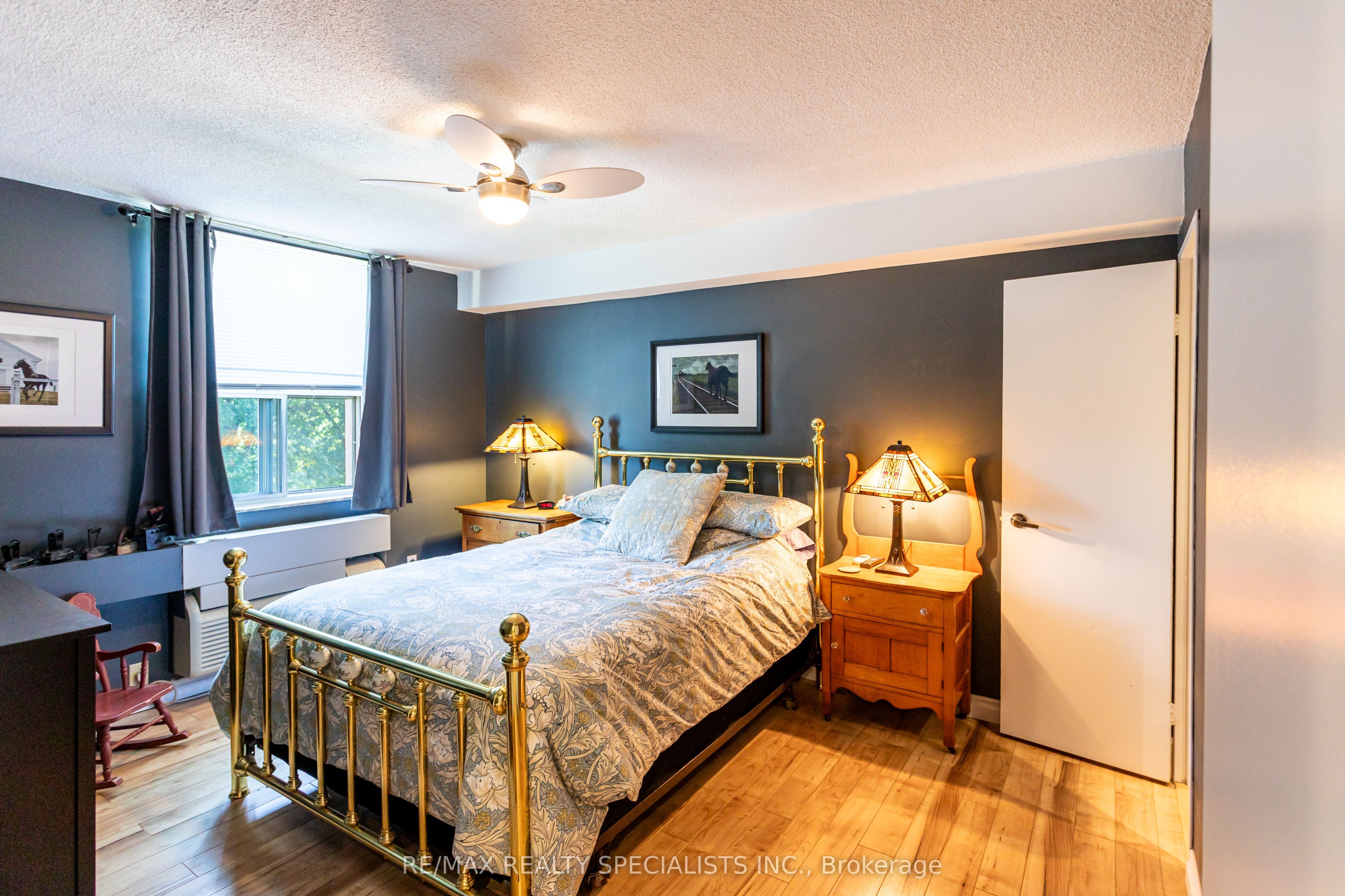 966 Inverhouse Drive 410 Property Photo 17