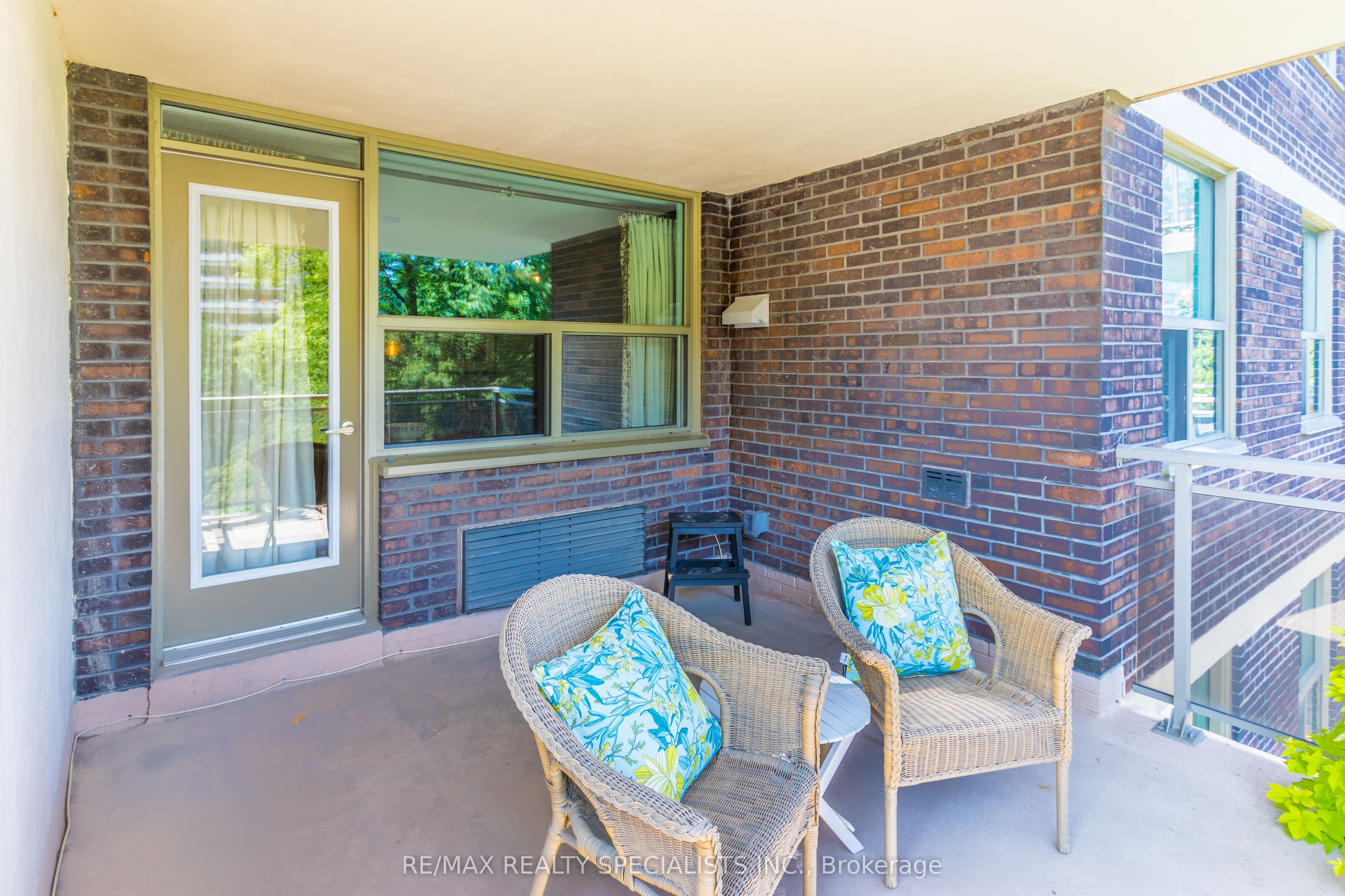 966 Inverhouse Drive 410 Property Photo 27
