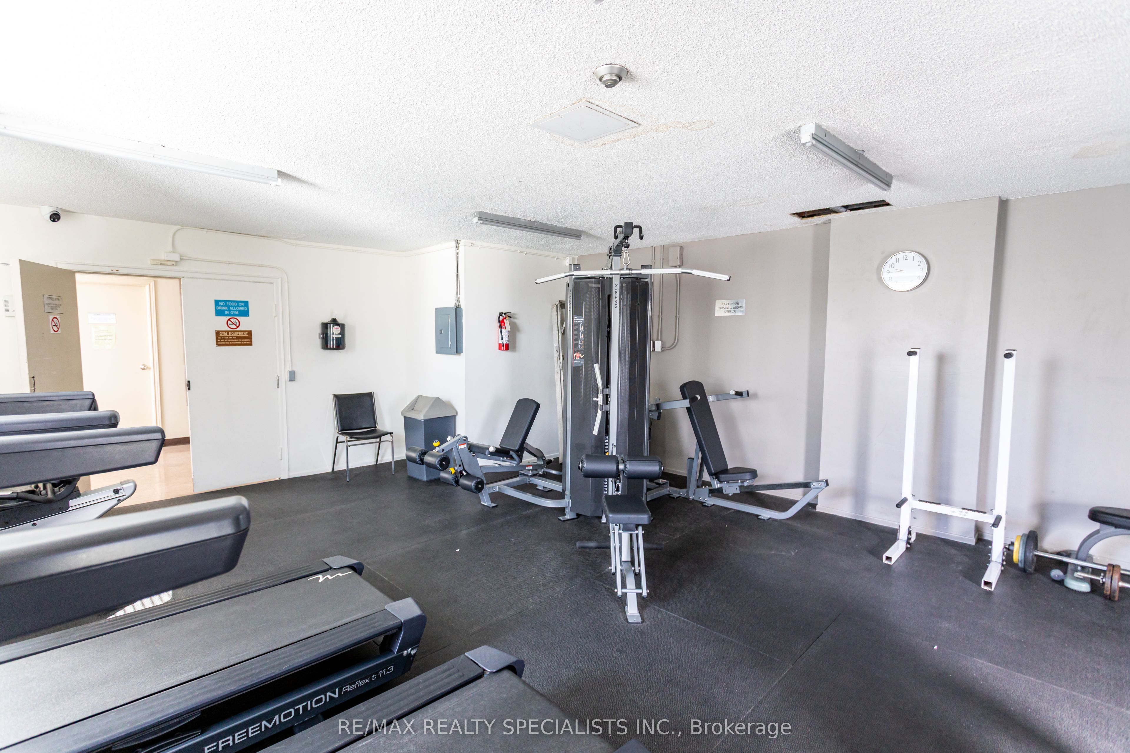 966 Inverhouse Drive 410 Property Photo 32