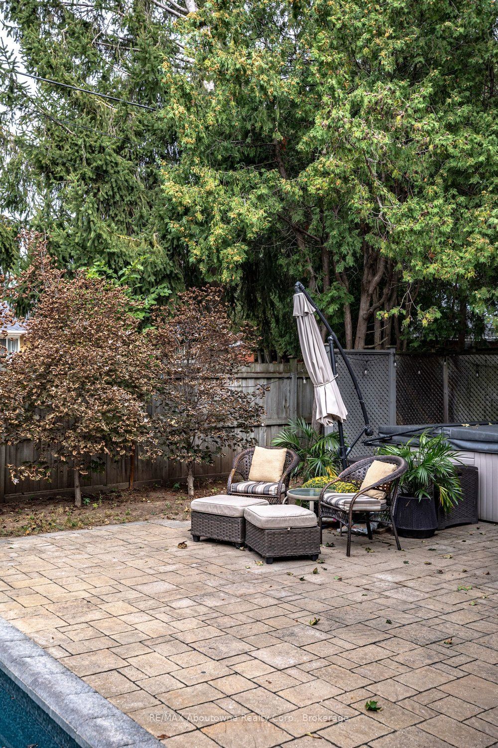 418 Fairlawn Crescent Property Photo 42