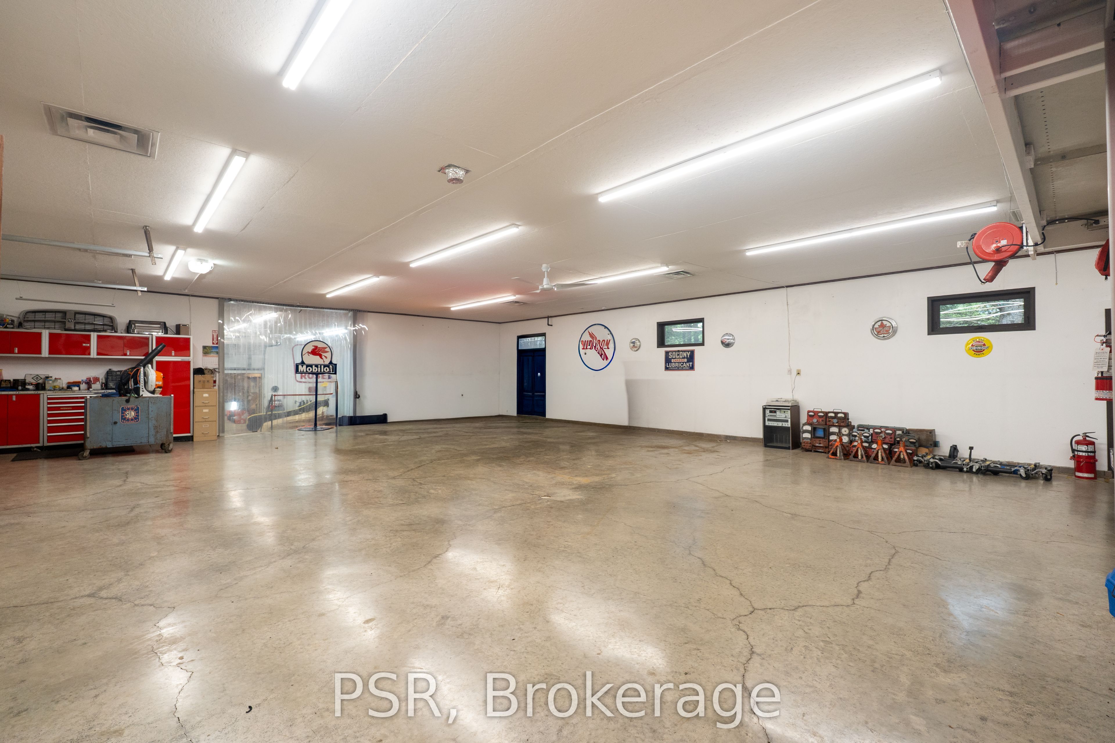 7191 Castlederg Side Road Property Photo 15