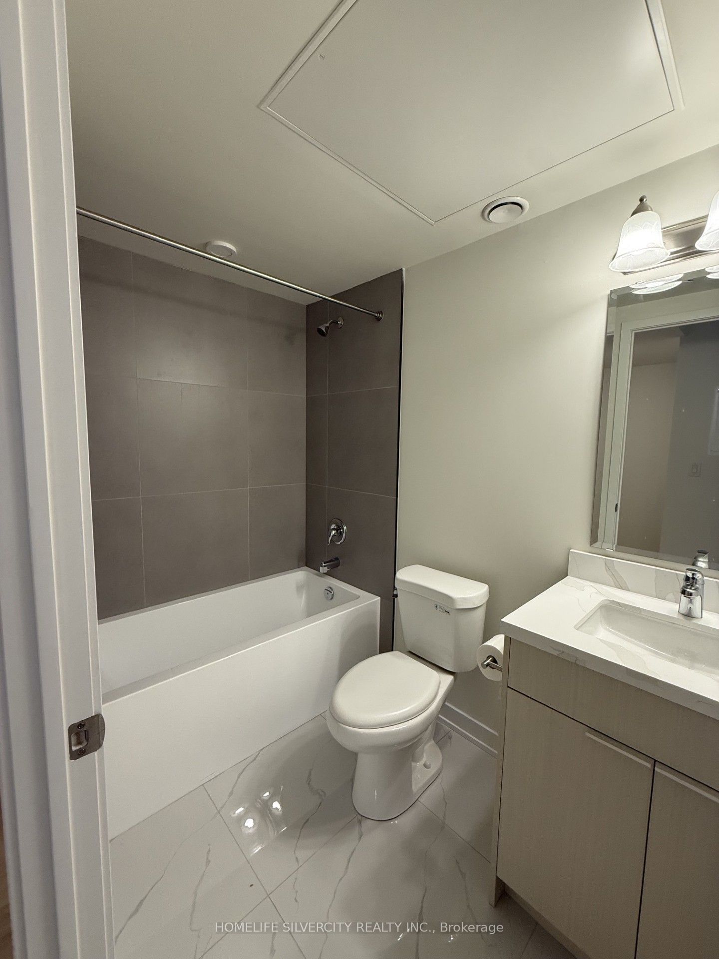 2825 Jane Street 1011 Property Photo 8
