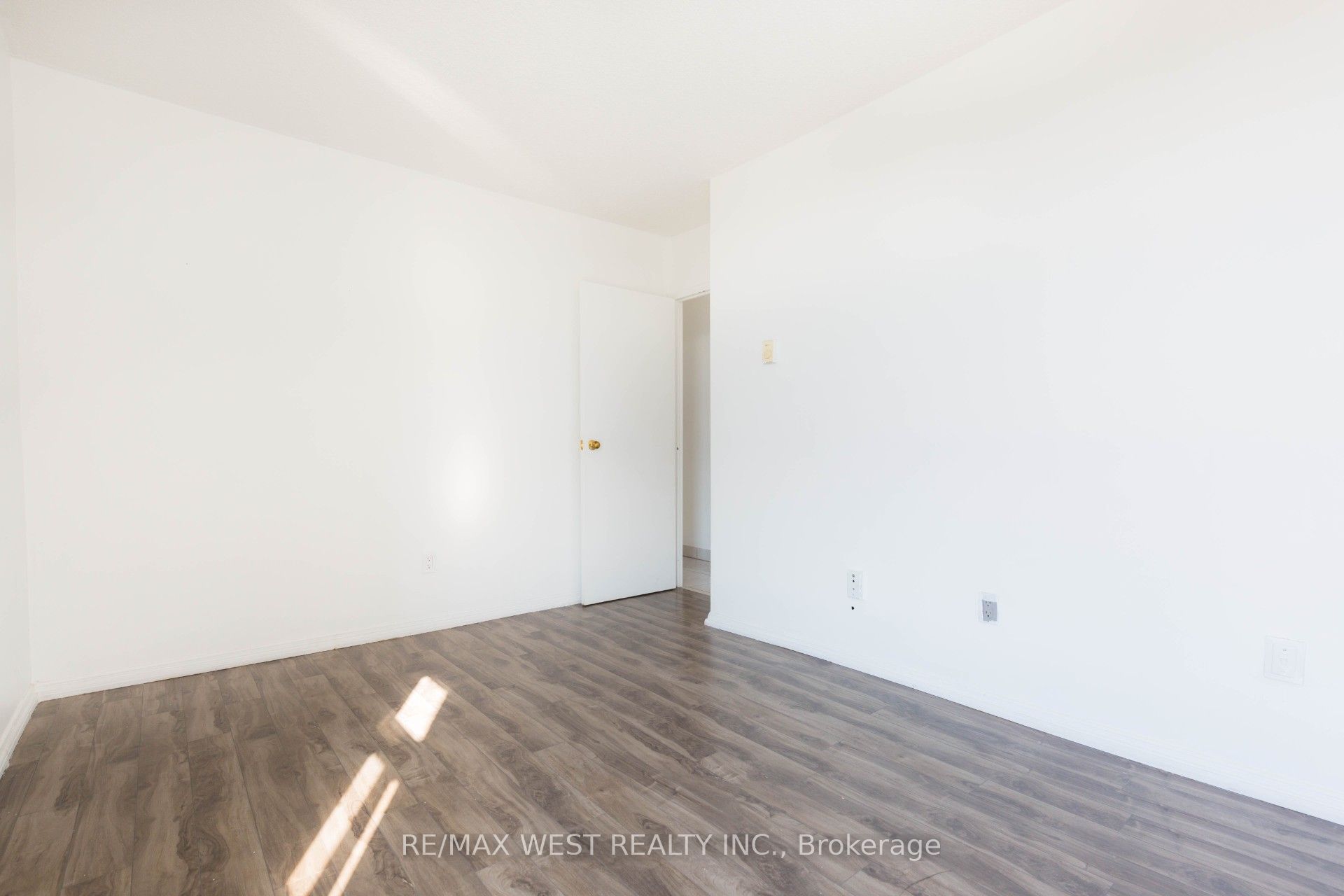 3025 Queen Frederica Drive 1503 Property Photo 7