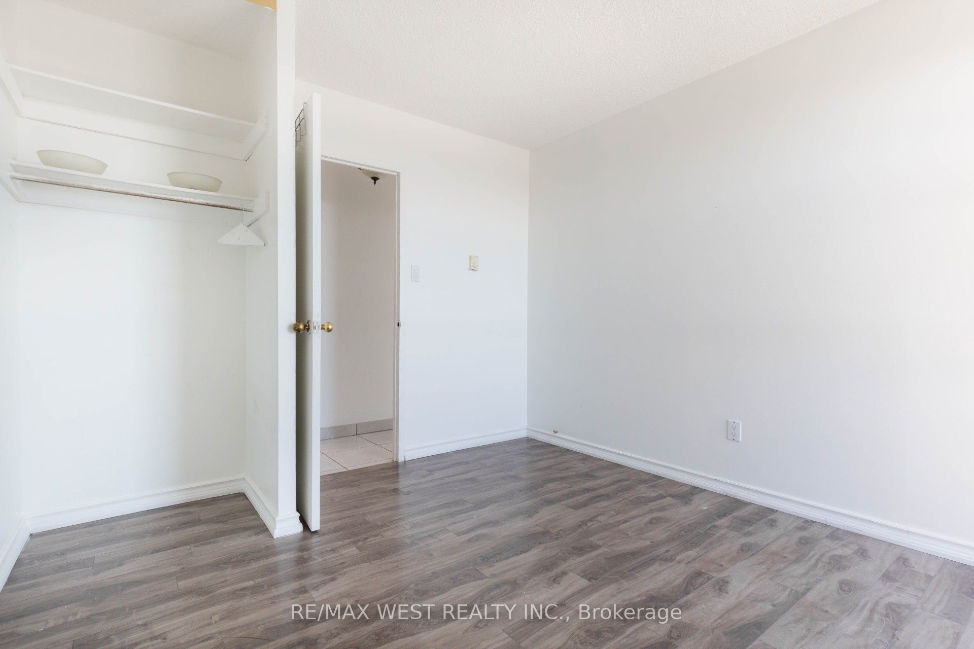 3025 Queen Frederica Drive 1503 Property Photo 10