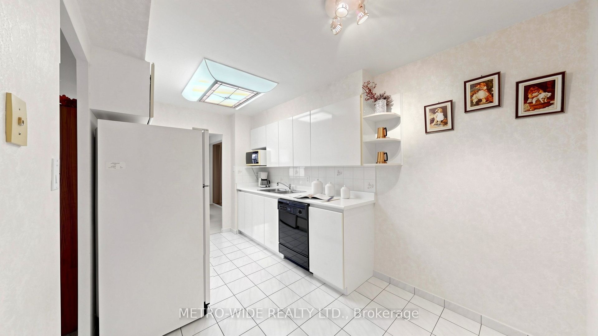 155 Marlee Avenue 601 Property Photo 19