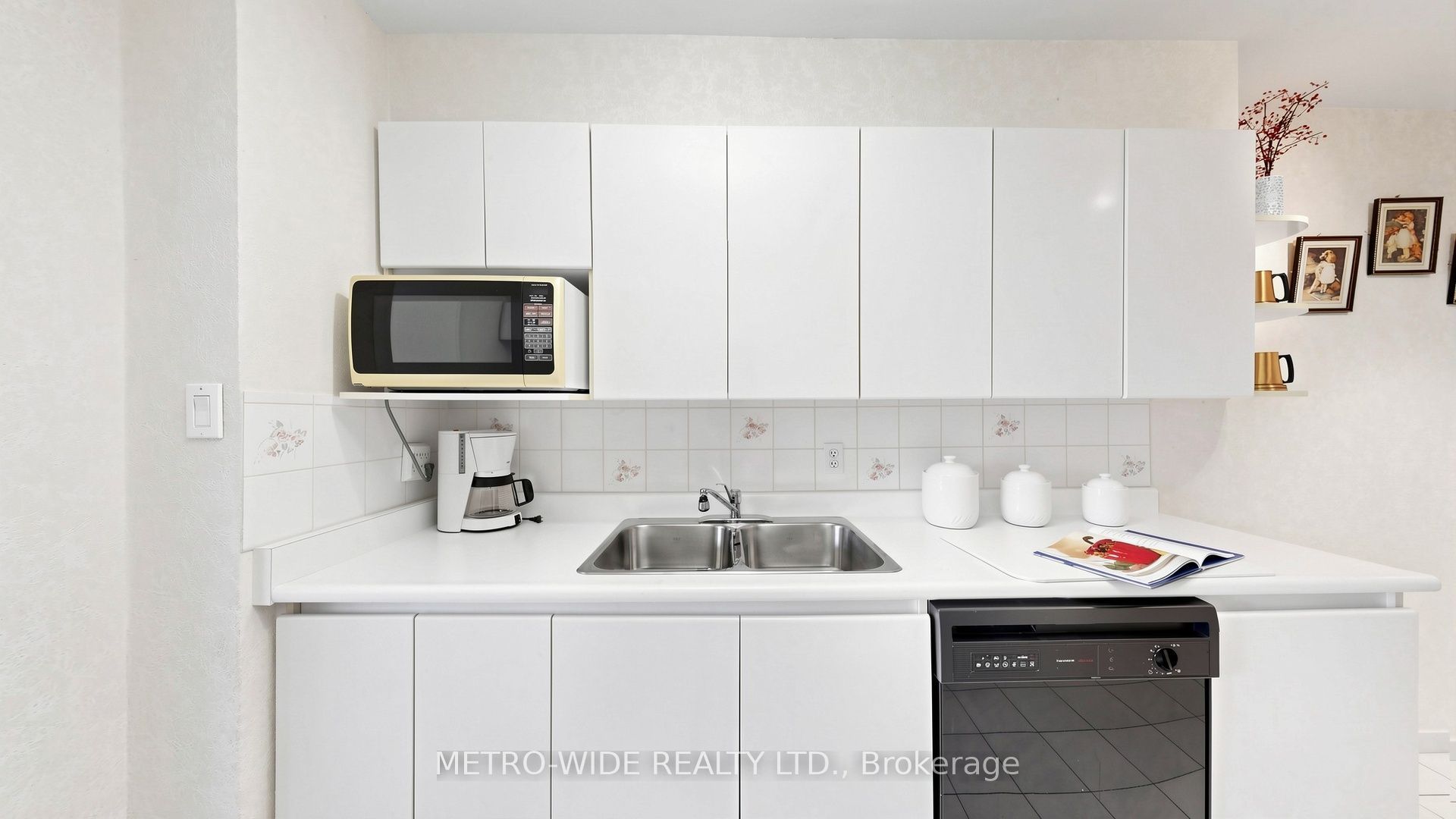155 Marlee Avenue 601 Property Photo 21