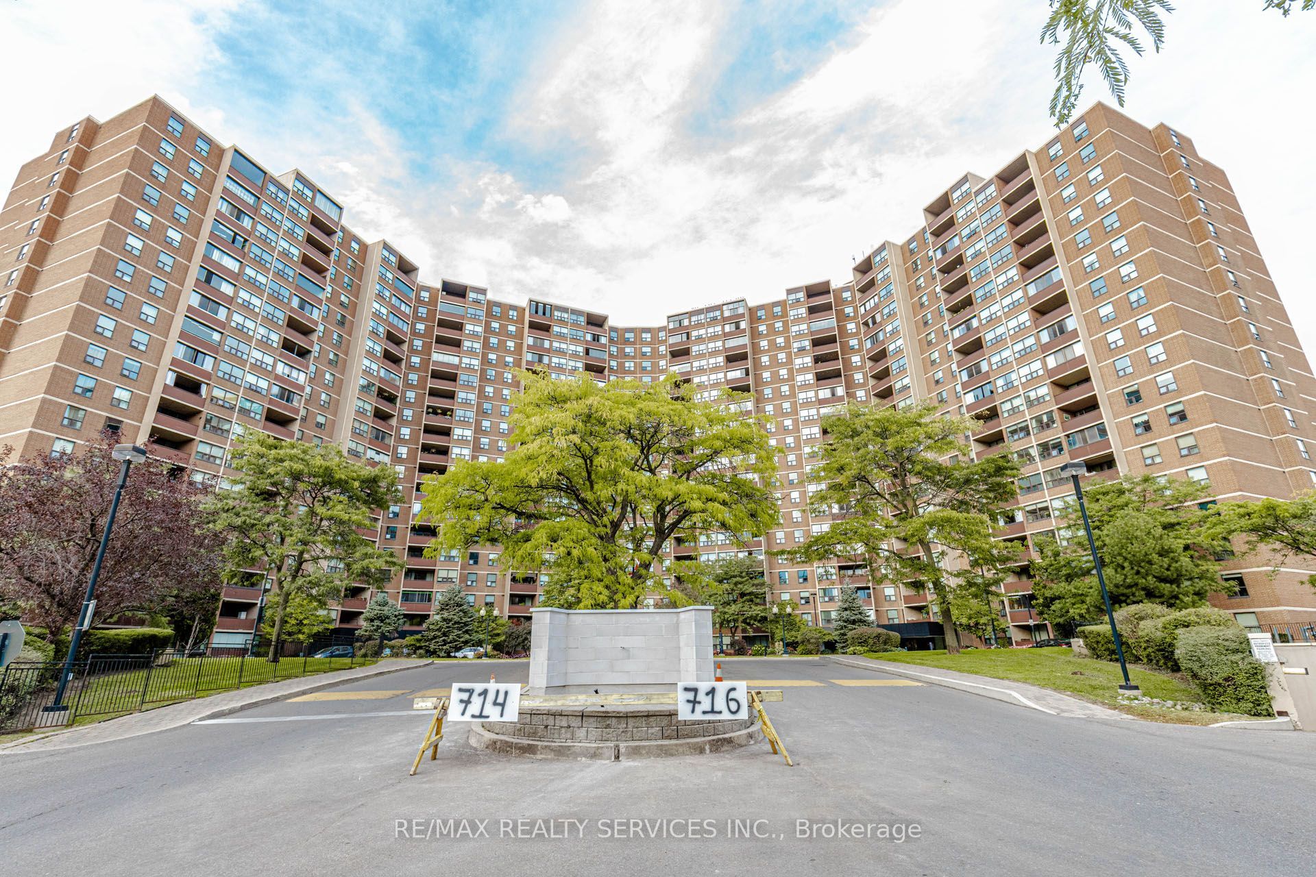 716 The West Mall 1405 Property Photo 1