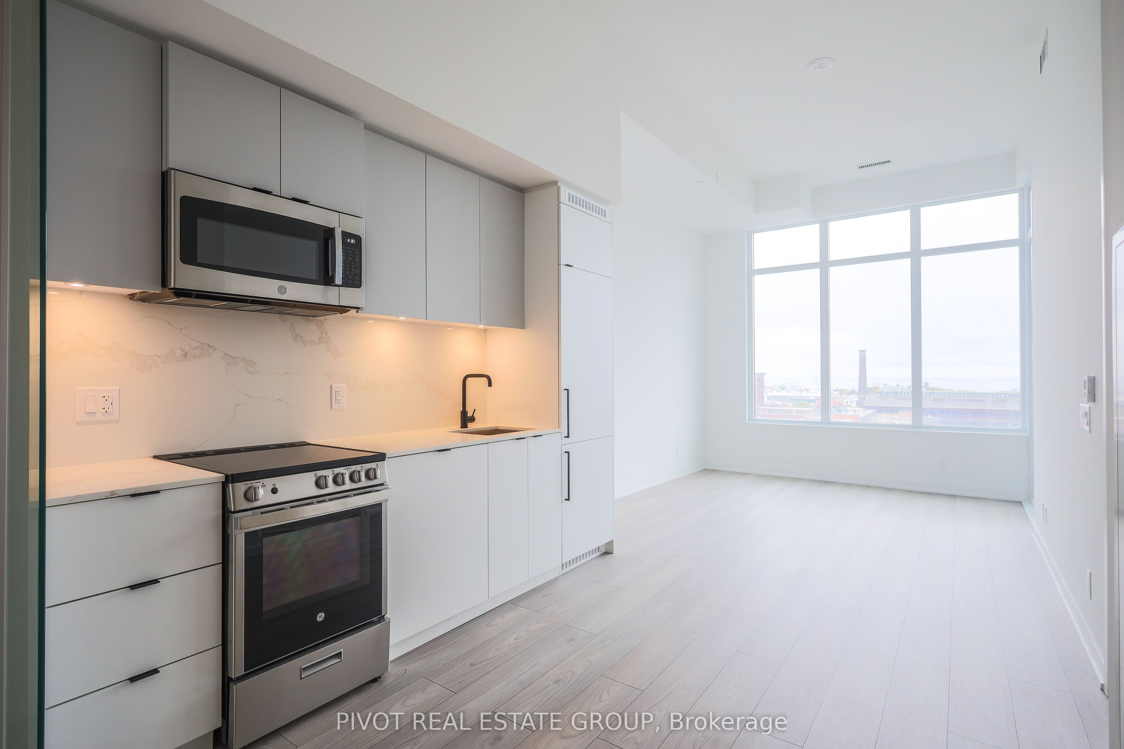 285 Dufferin Street 715 Property Photo 1