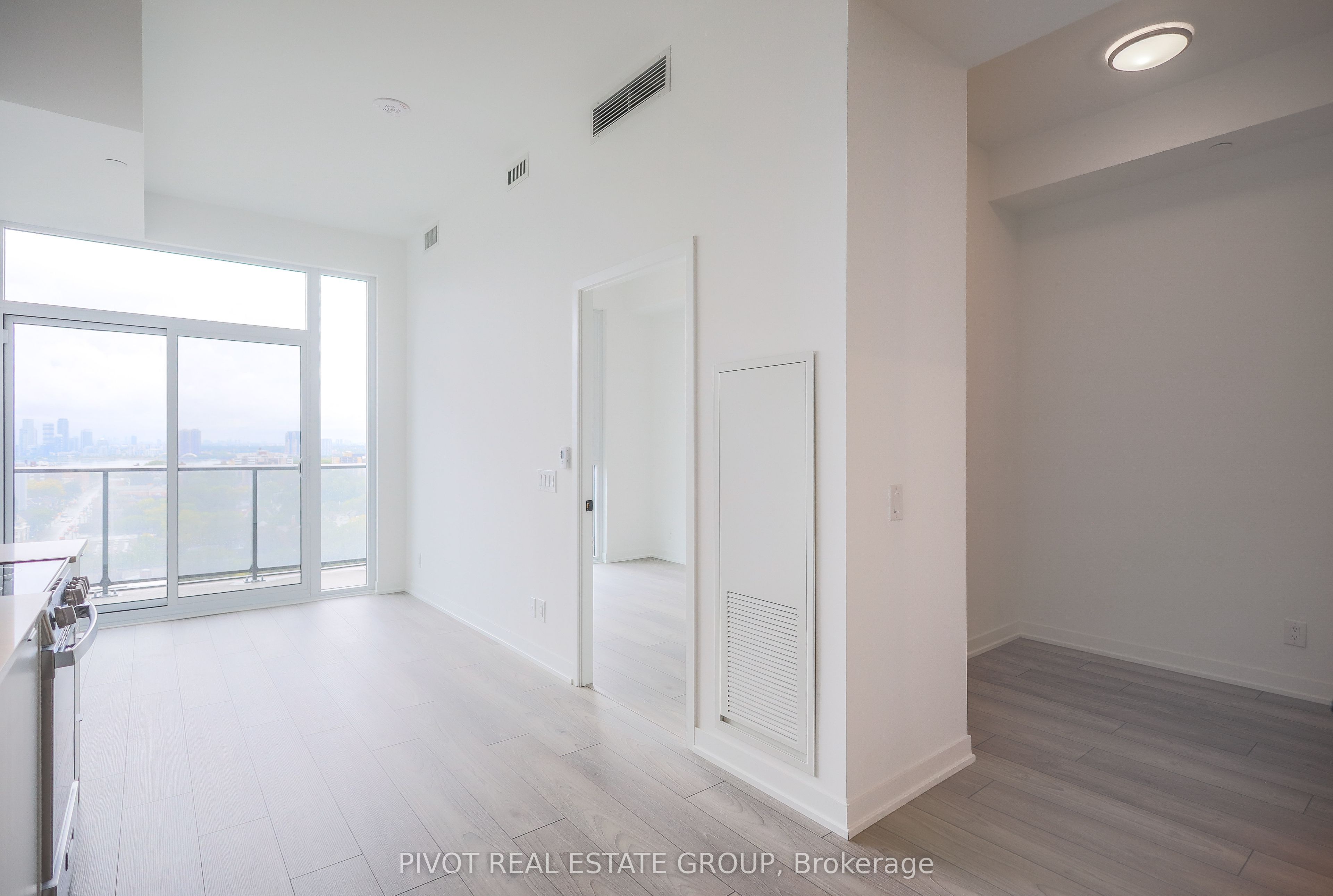 285 Dufferin Street 1406 Property Photo 2