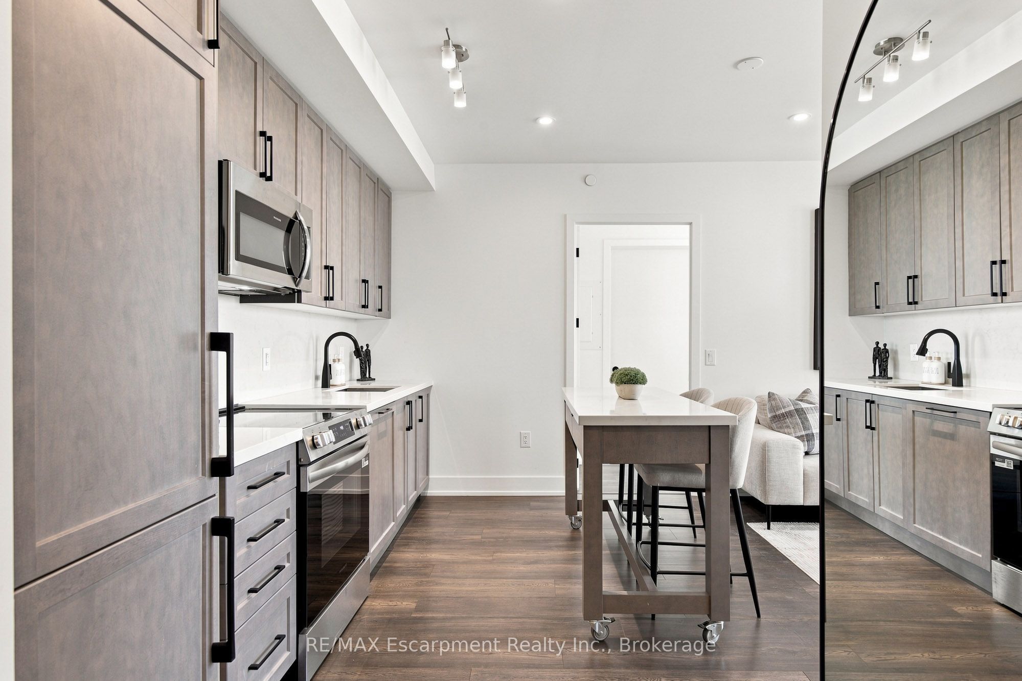 2450 Old Bronte Road 707 Property Photo 7