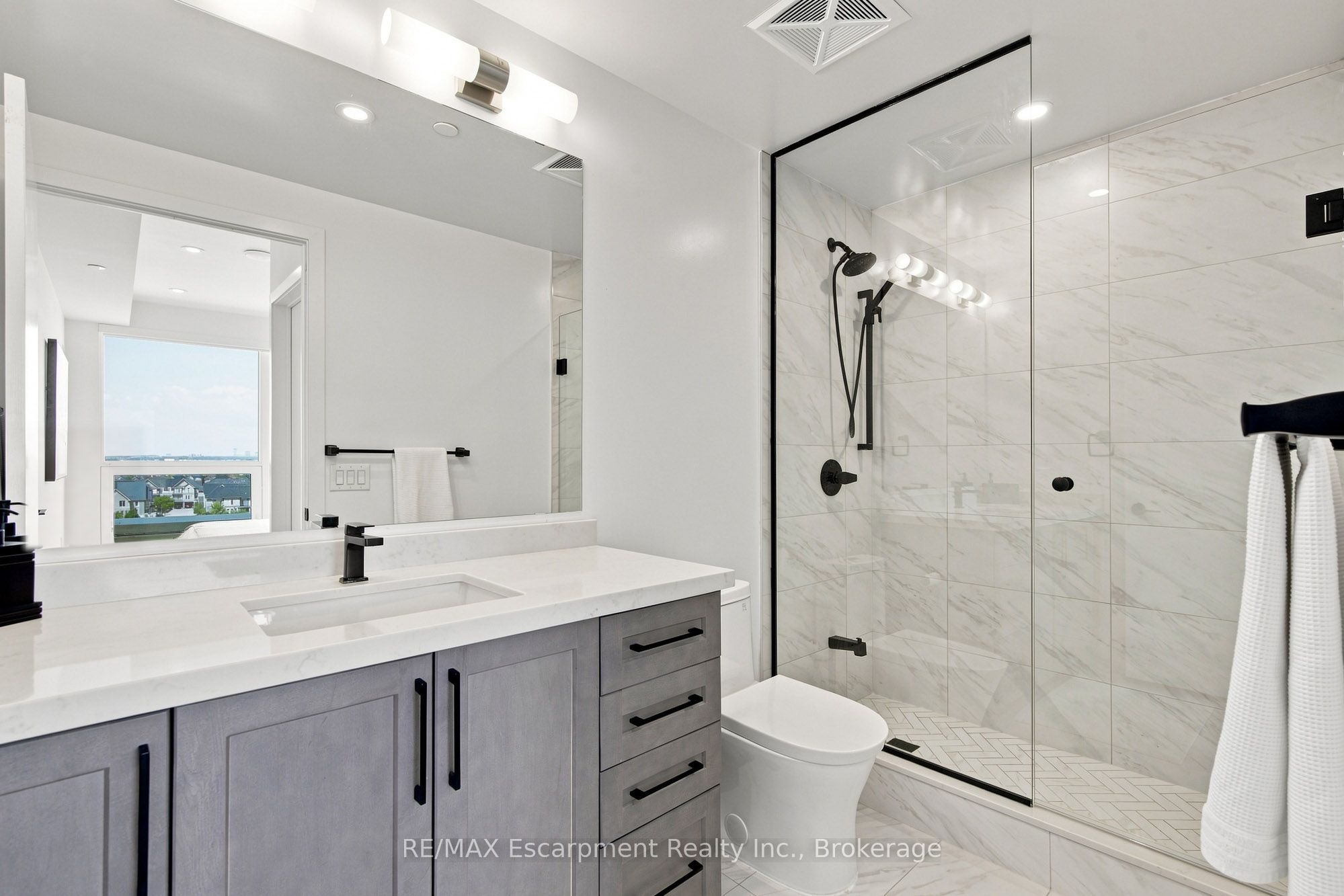 2450 Old Bronte Road 707 Property Photo 16