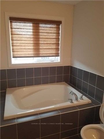 38 Yardley Crescent Upper Property Photo 5
