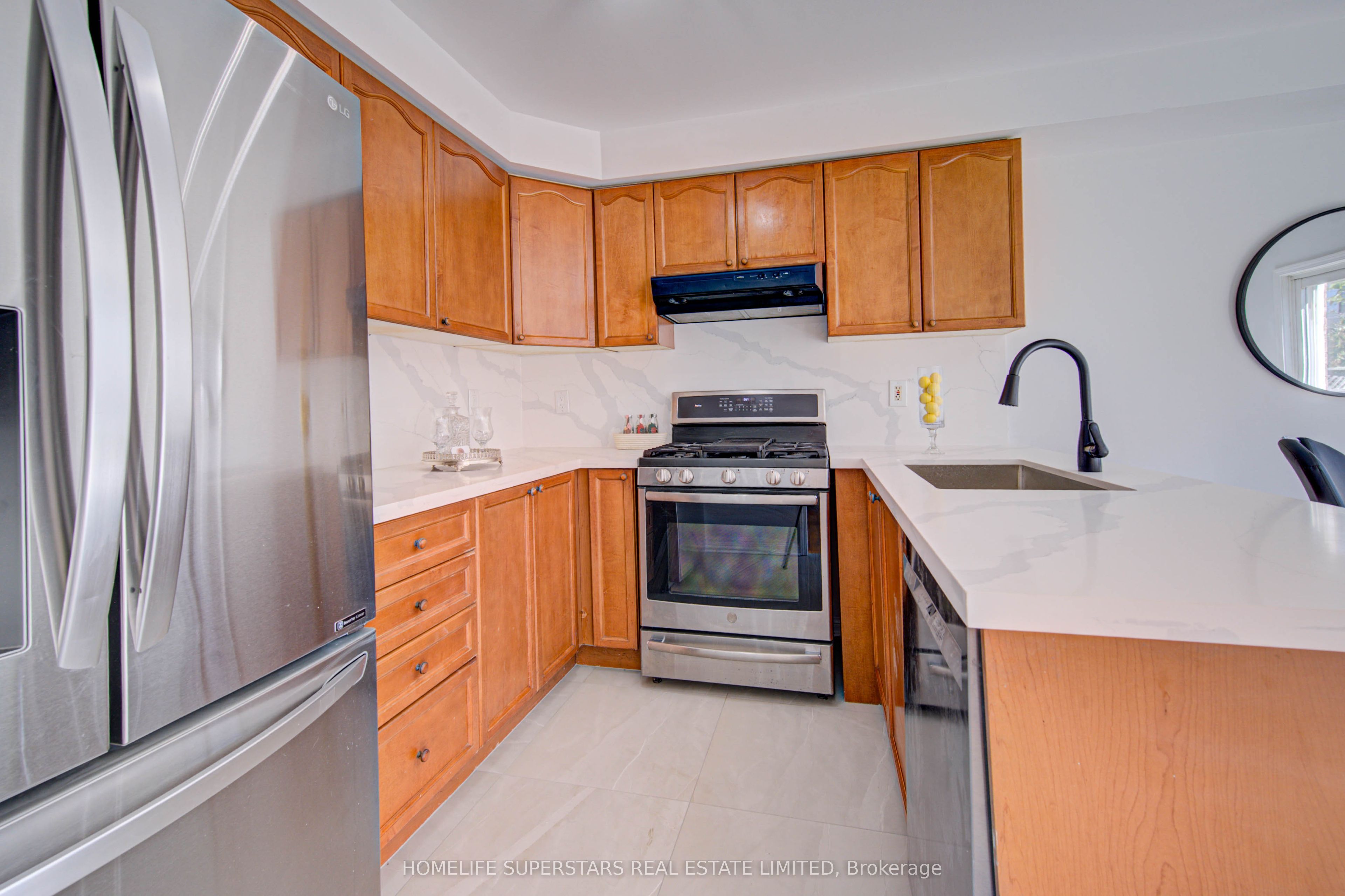 750 Irving Terrace Property Photo 15