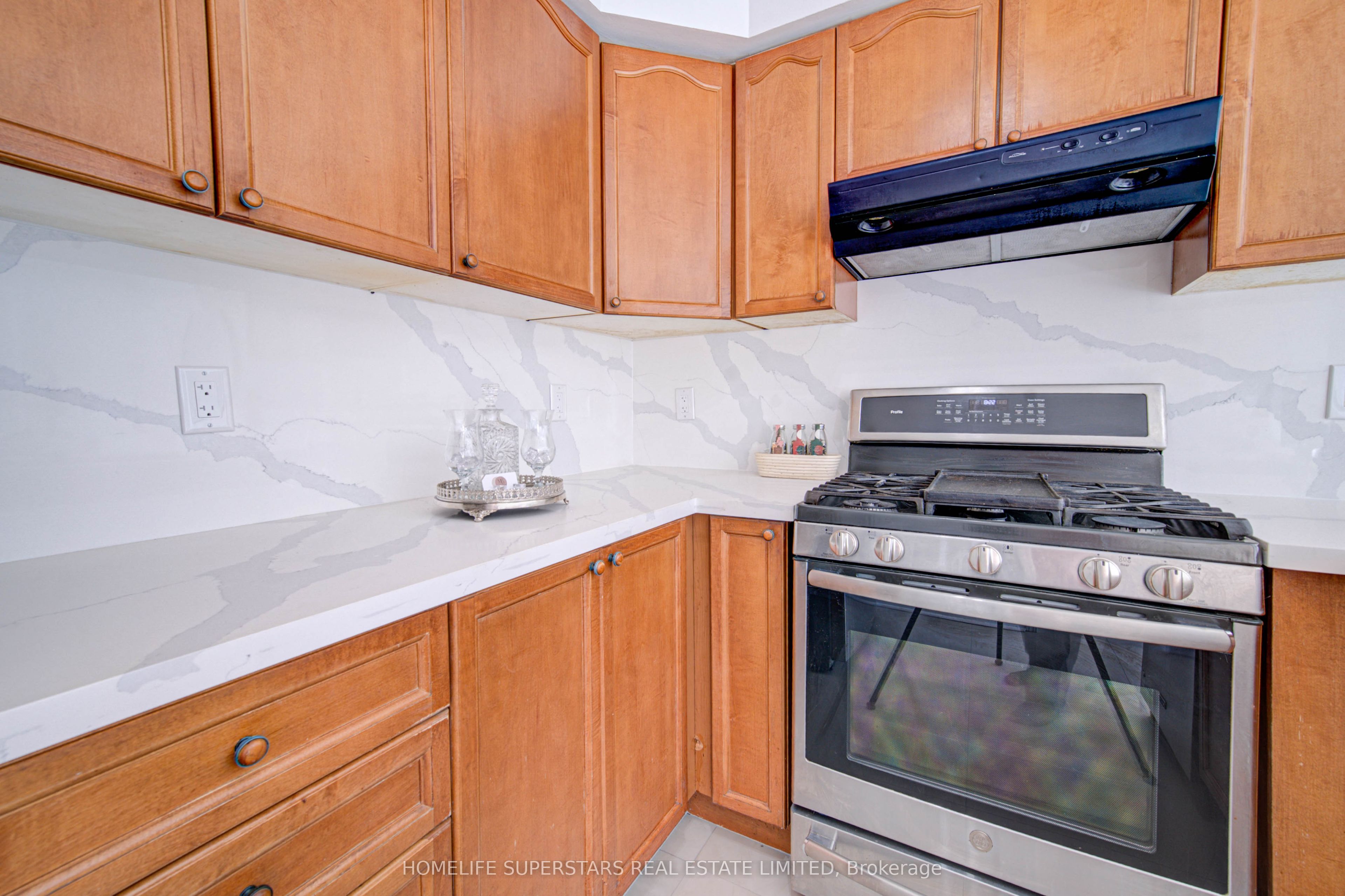 750 Irving Terrace Property Photo 17
