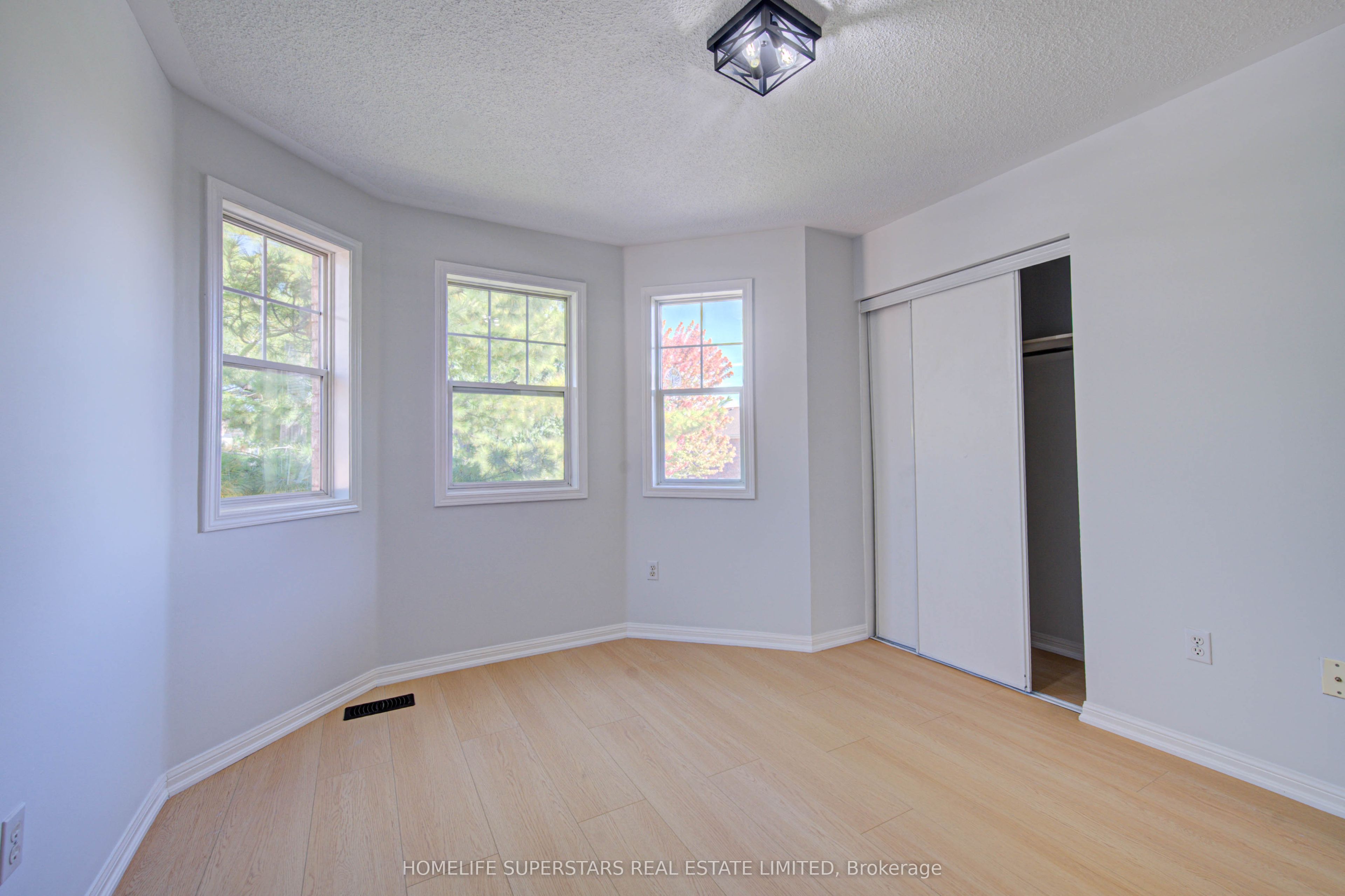 750 Irving Terrace Property Photo 32
