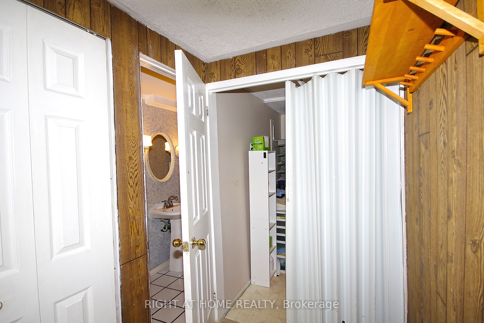 1055 Shawnmarr Road 53 Property Photo 19
