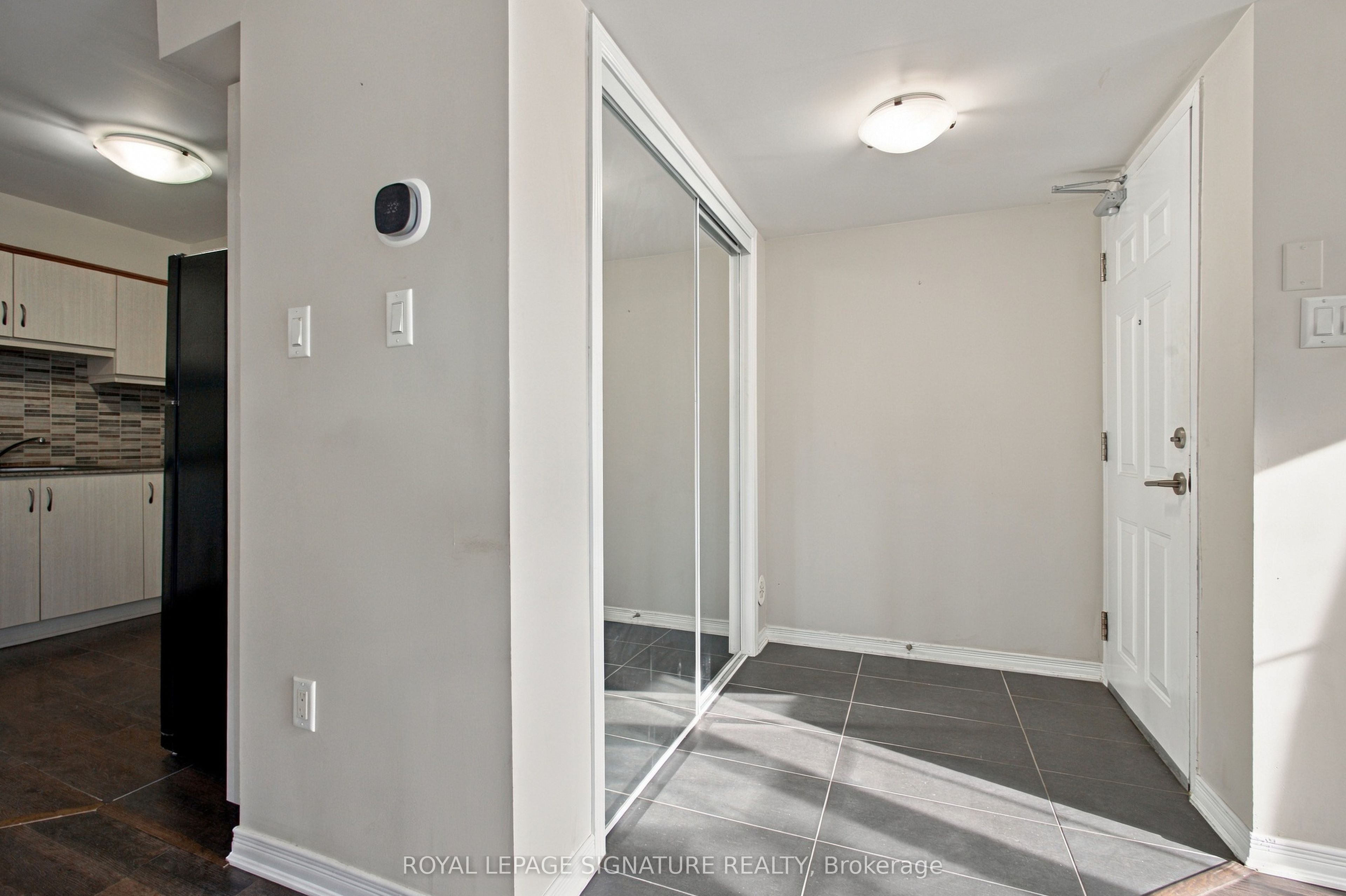 2441 Greenwich Drive 61 Property Photo 6