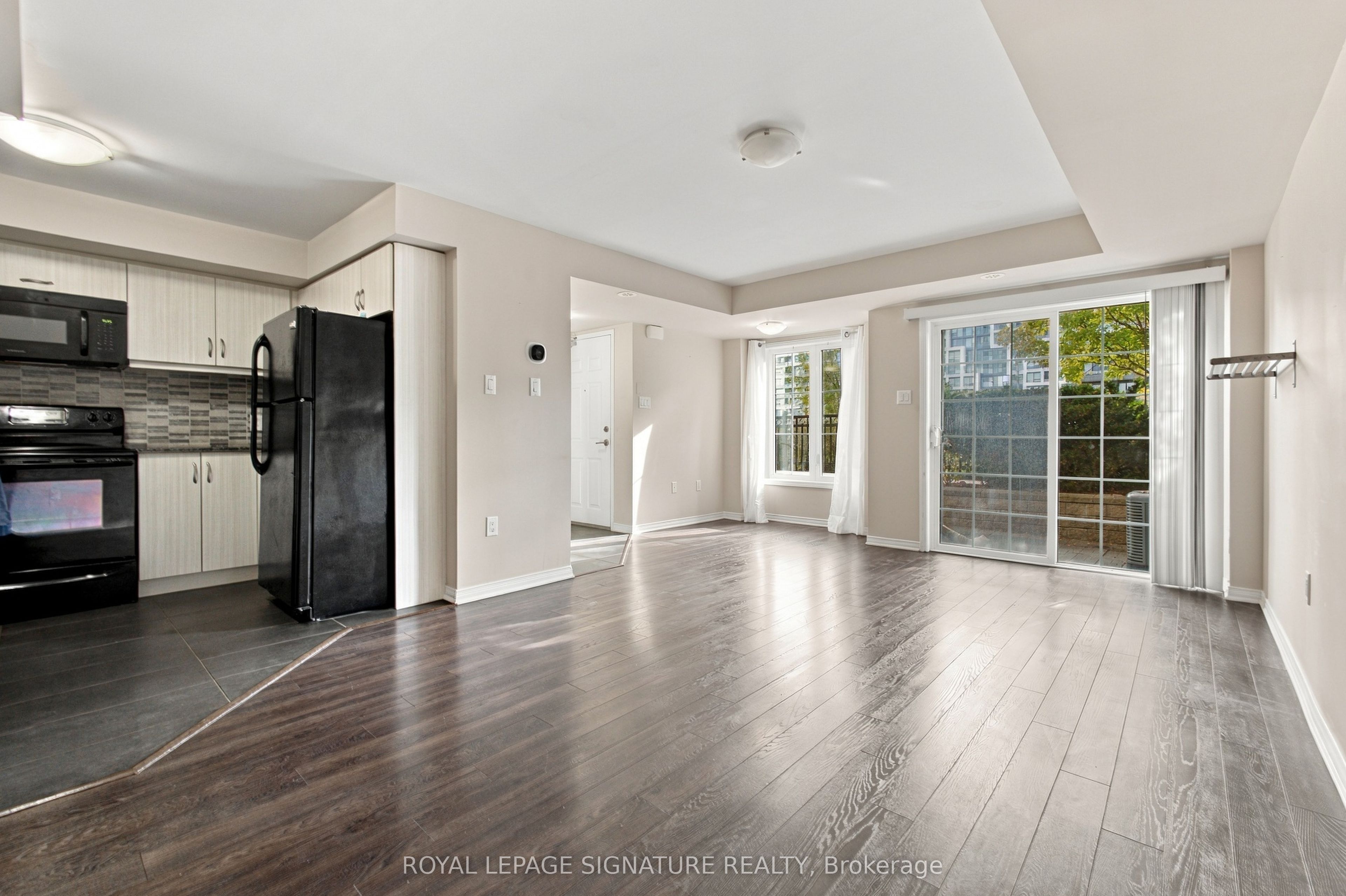 2441 Greenwich Drive 61 Property Photo 10