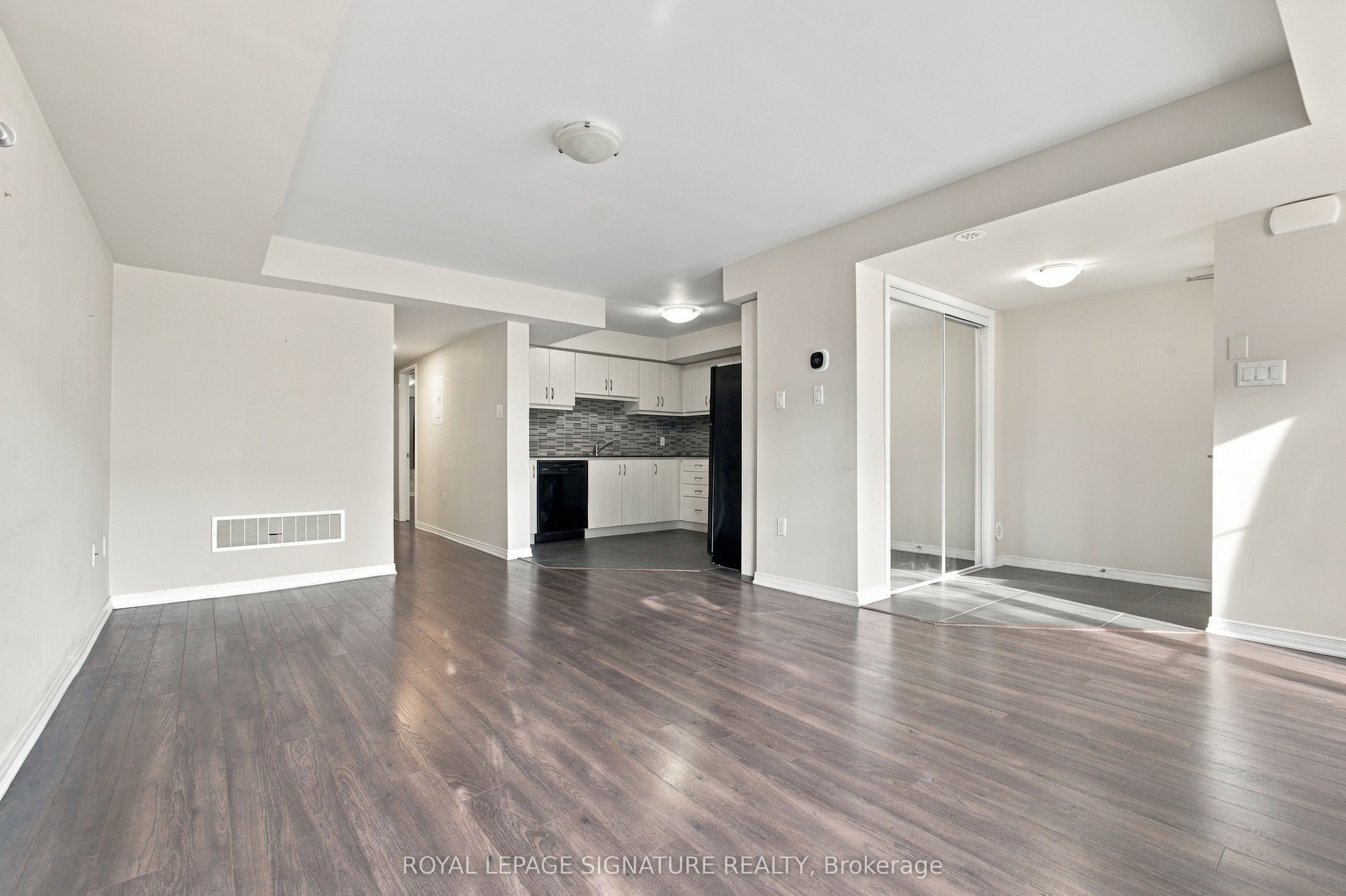 2441 Greenwich Drive 61 Property Photo 12