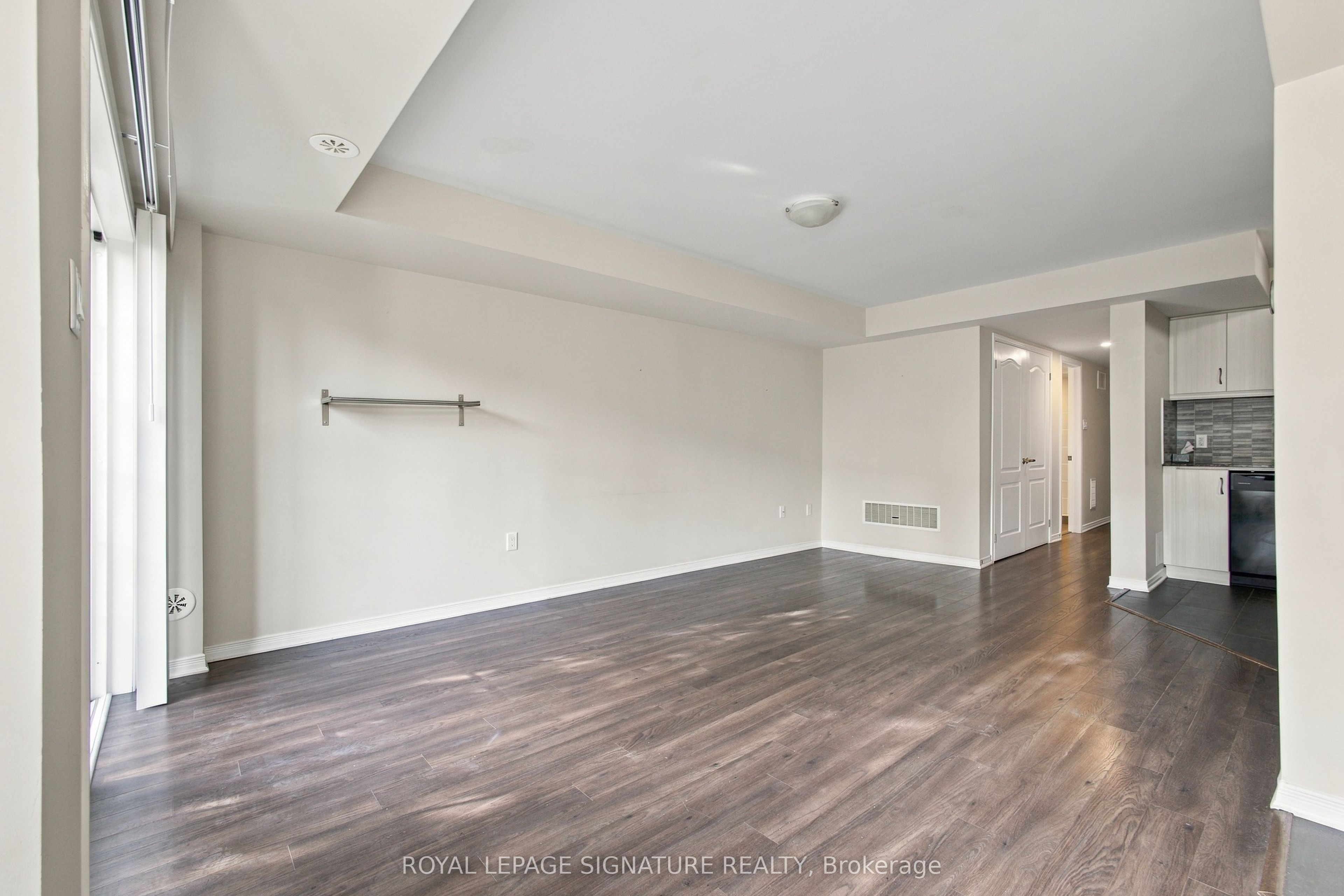 2441 Greenwich Drive 61 Property Photo 13