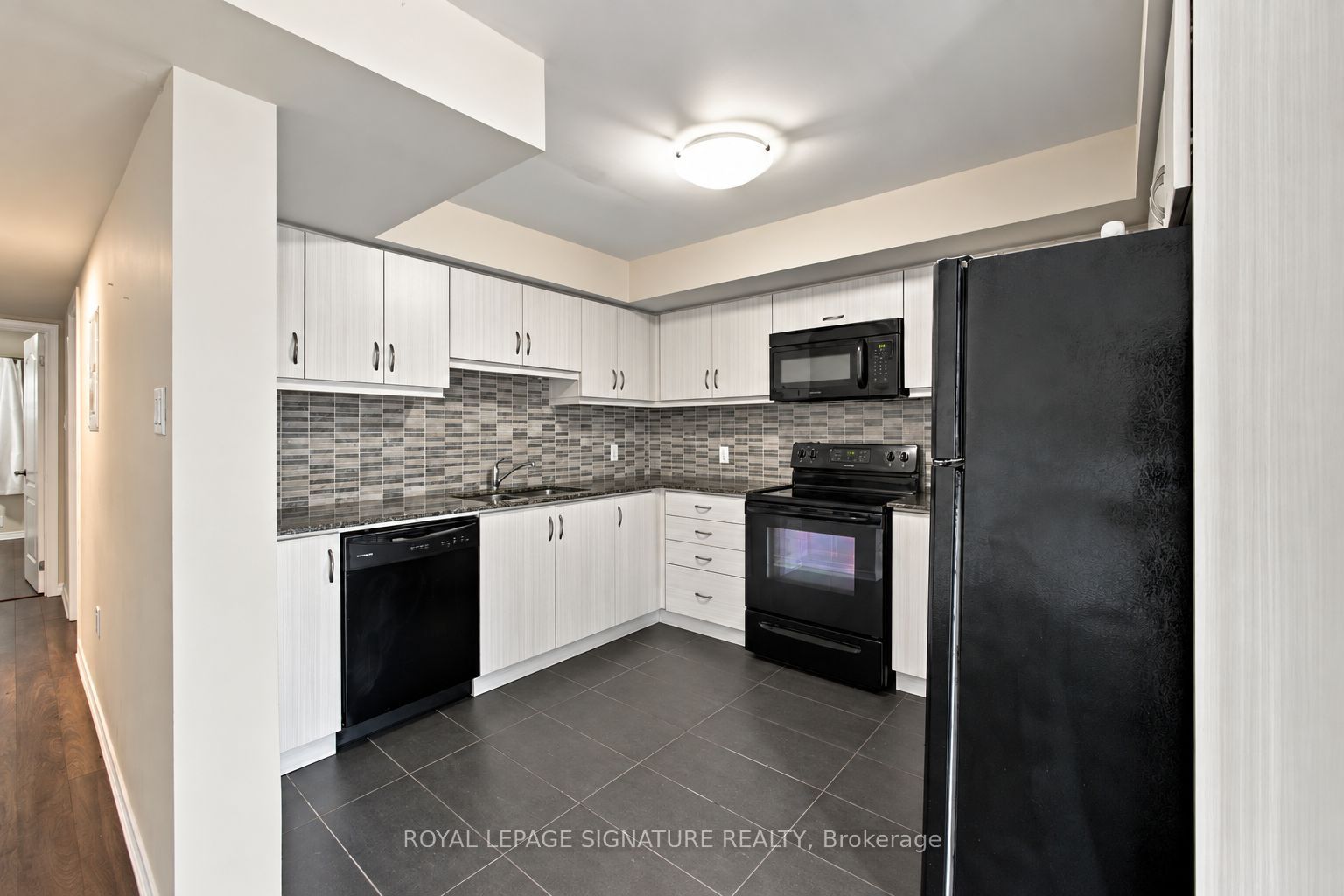 2441 Greenwich Drive 61 Property Photo 15
