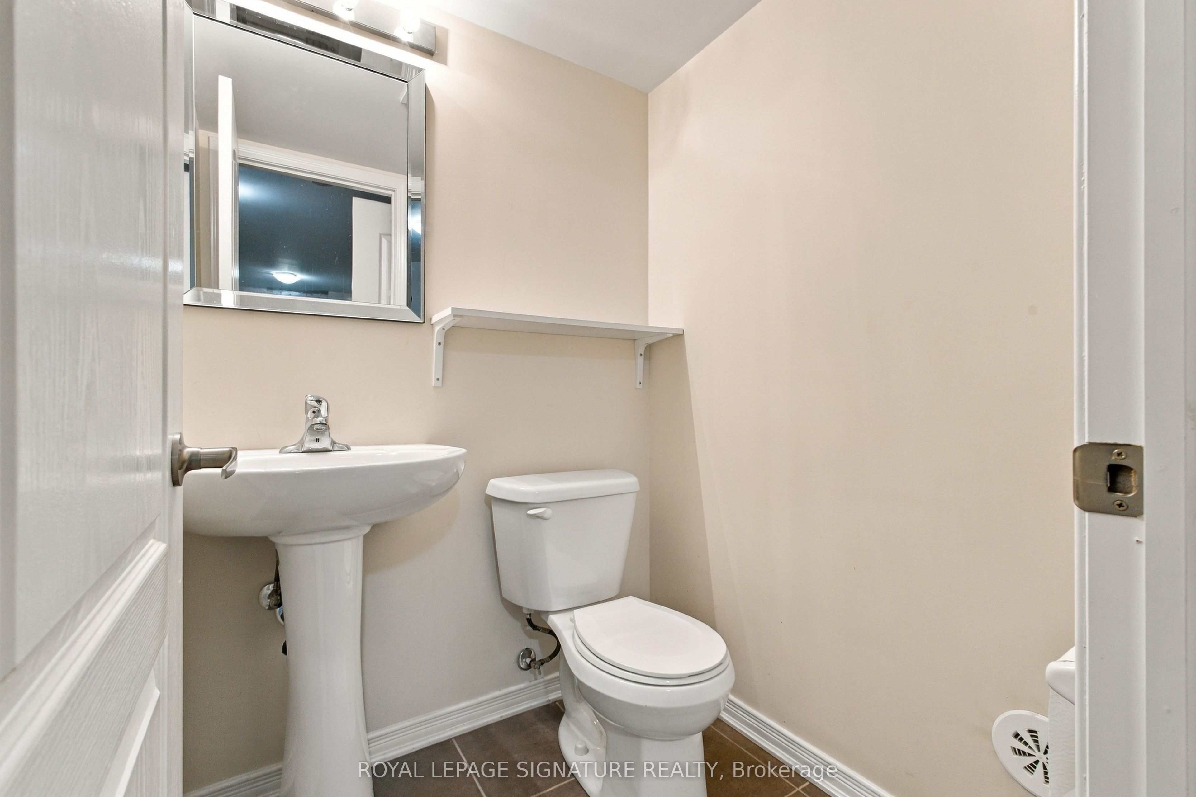 2441 Greenwich Drive 61 Property Photo 24