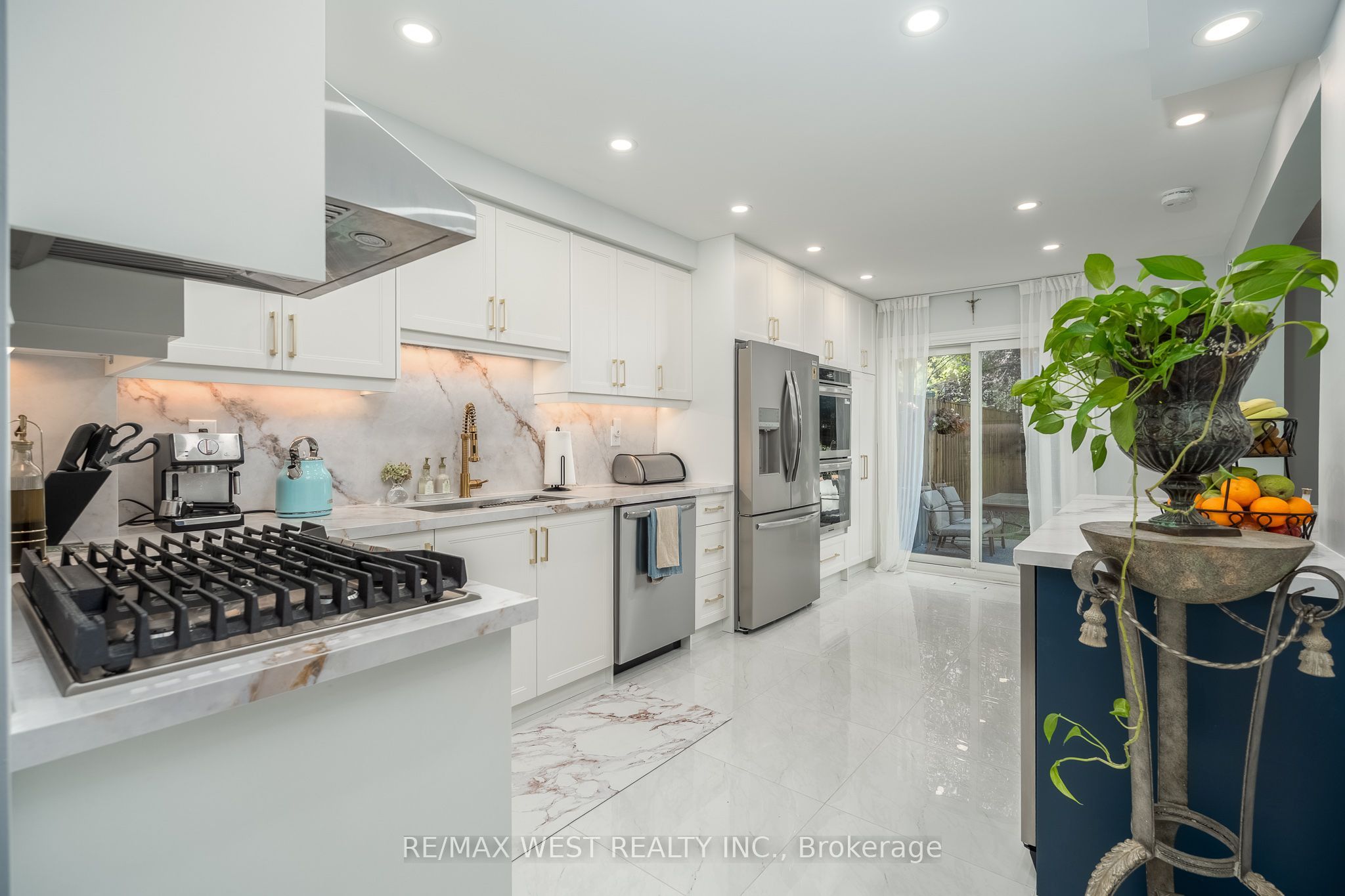 1246 Old Oak Drive Property Photo 12