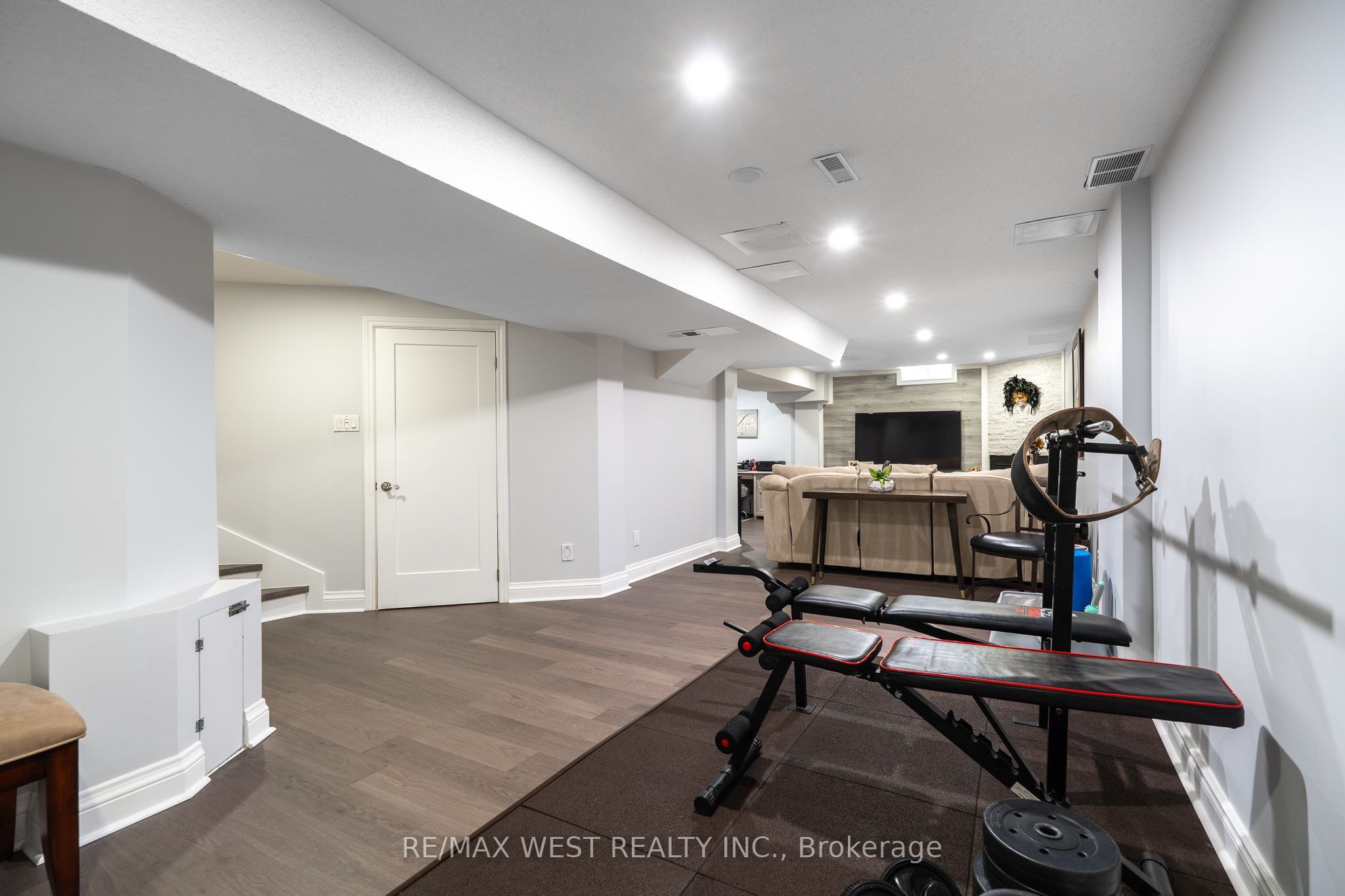 1246 Old Oak Drive Property Photo 29