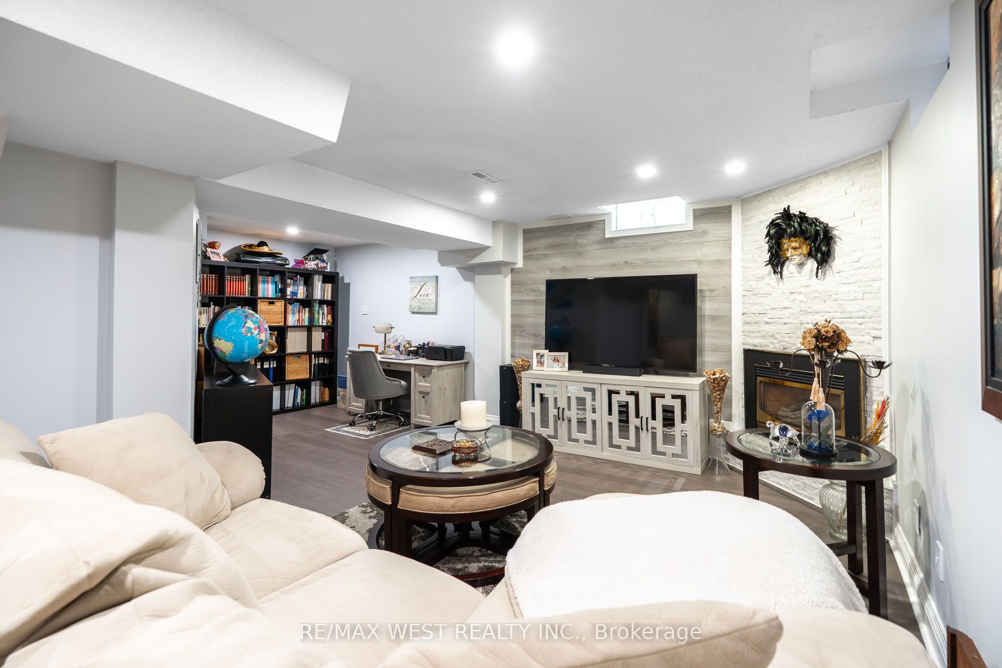 1246 Old Oak Drive Property Photo 32
