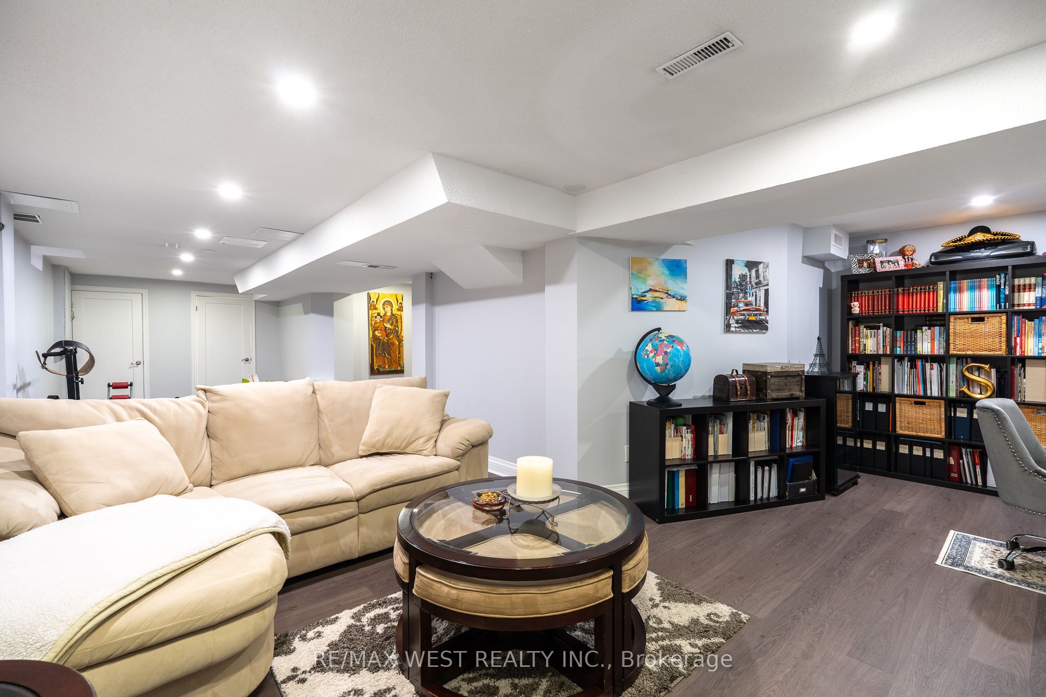 1246 Old Oak Drive Property Photo 33