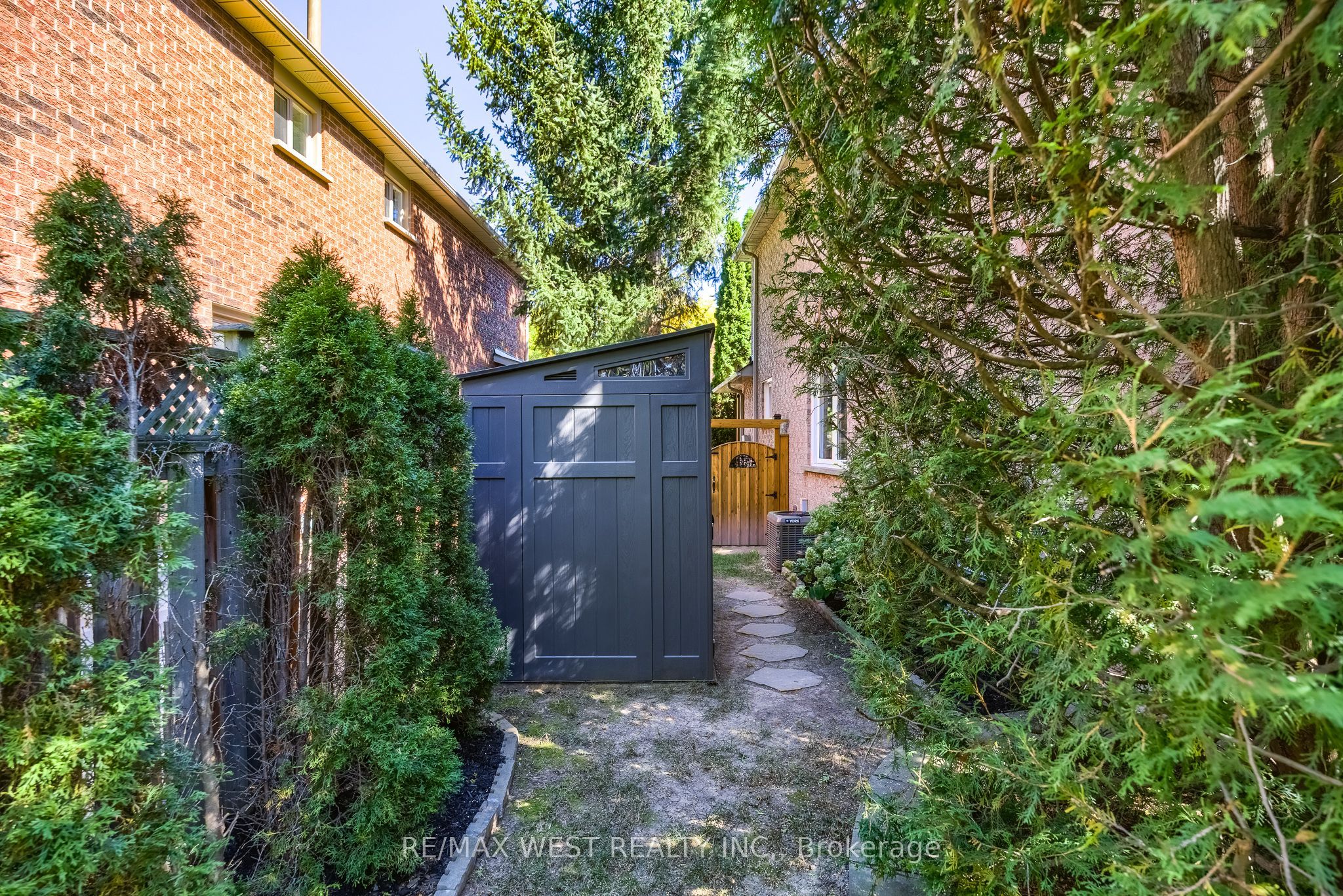 1246 Old Oak Drive Property Photo 42