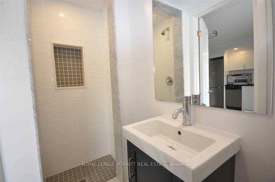 3465 Lake Shore Boulevard W 5 Property Photo 6