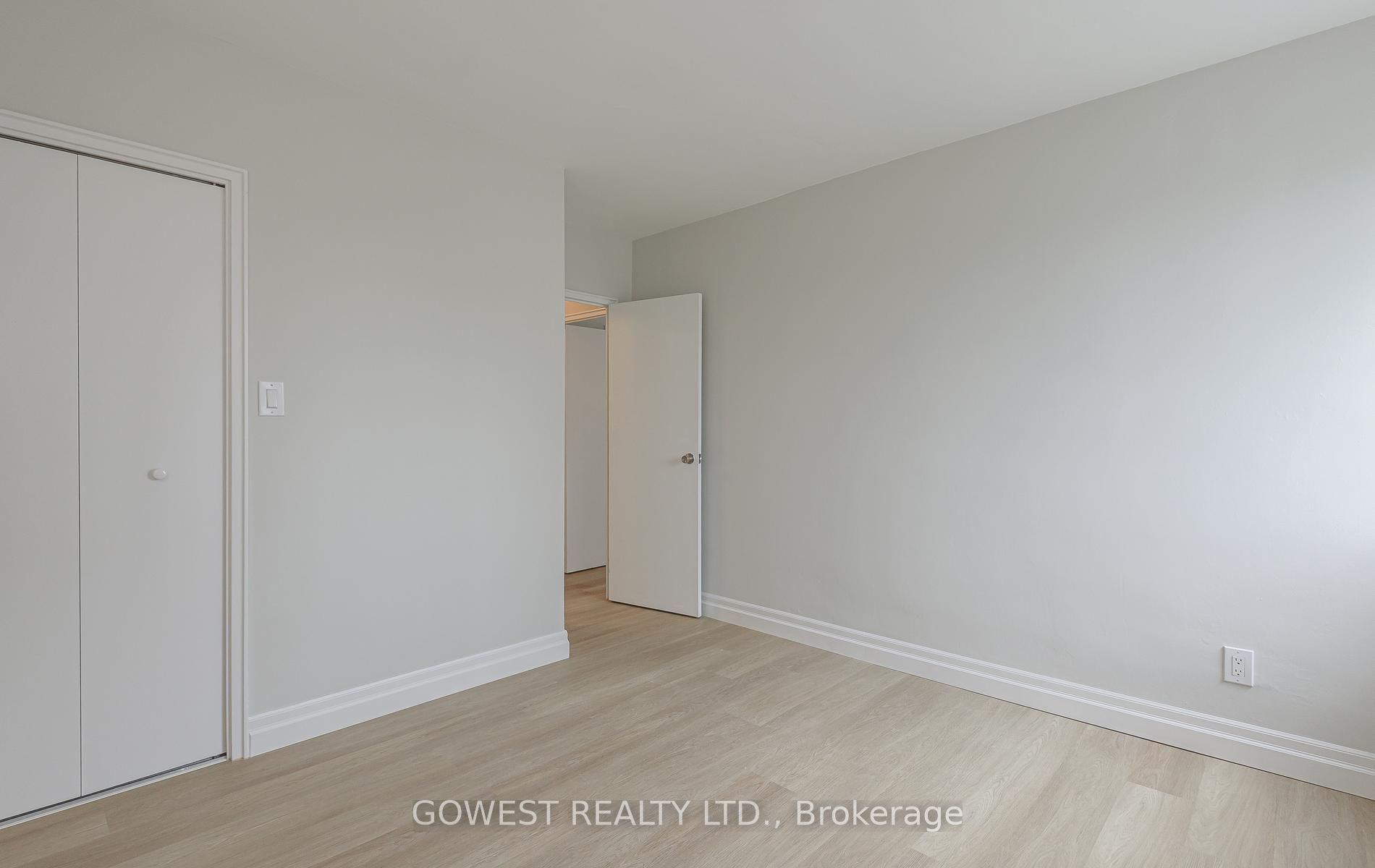 557 The East Mall 502 Property Photo 11