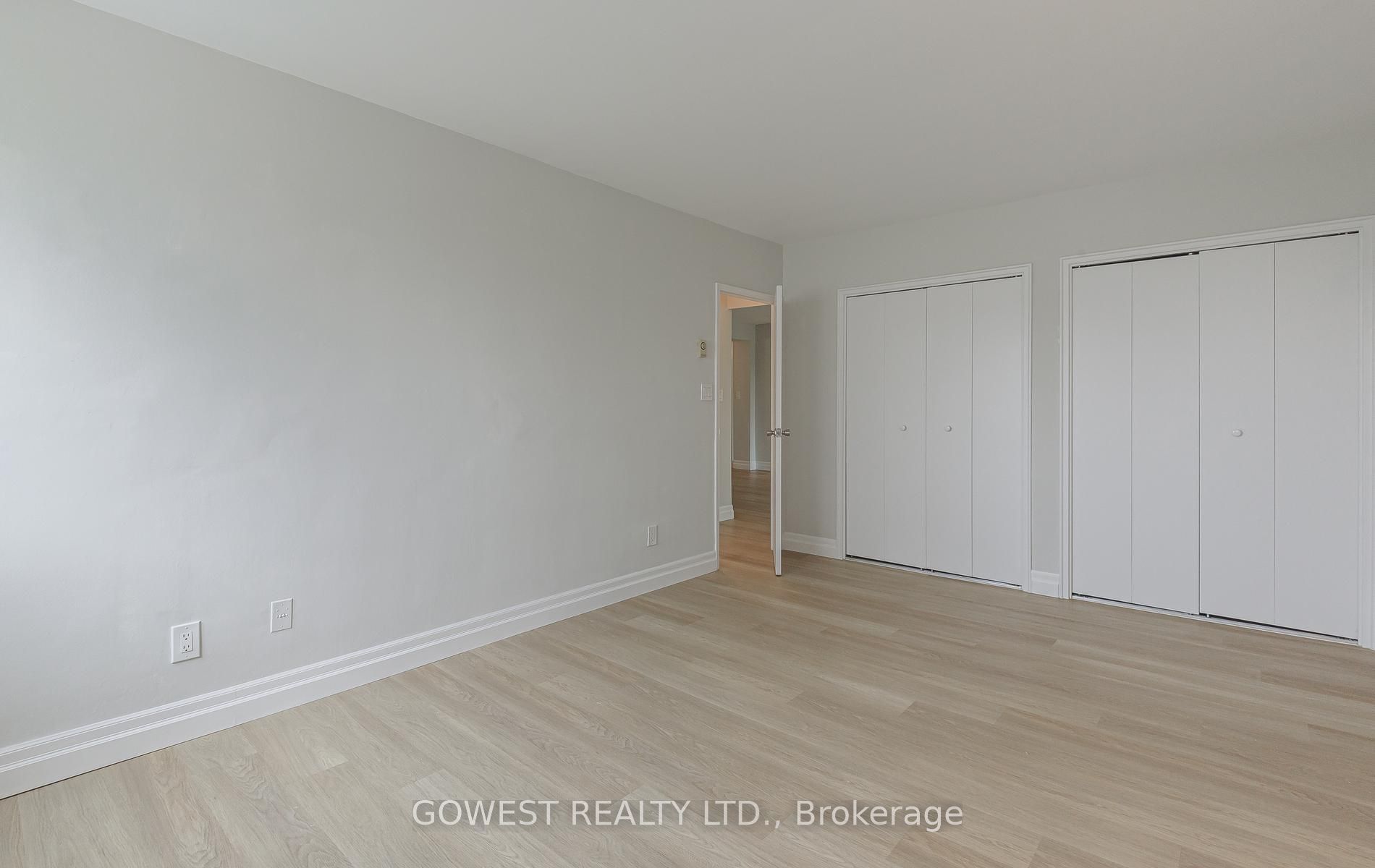 557 The East Mall 502 Property Photo 14