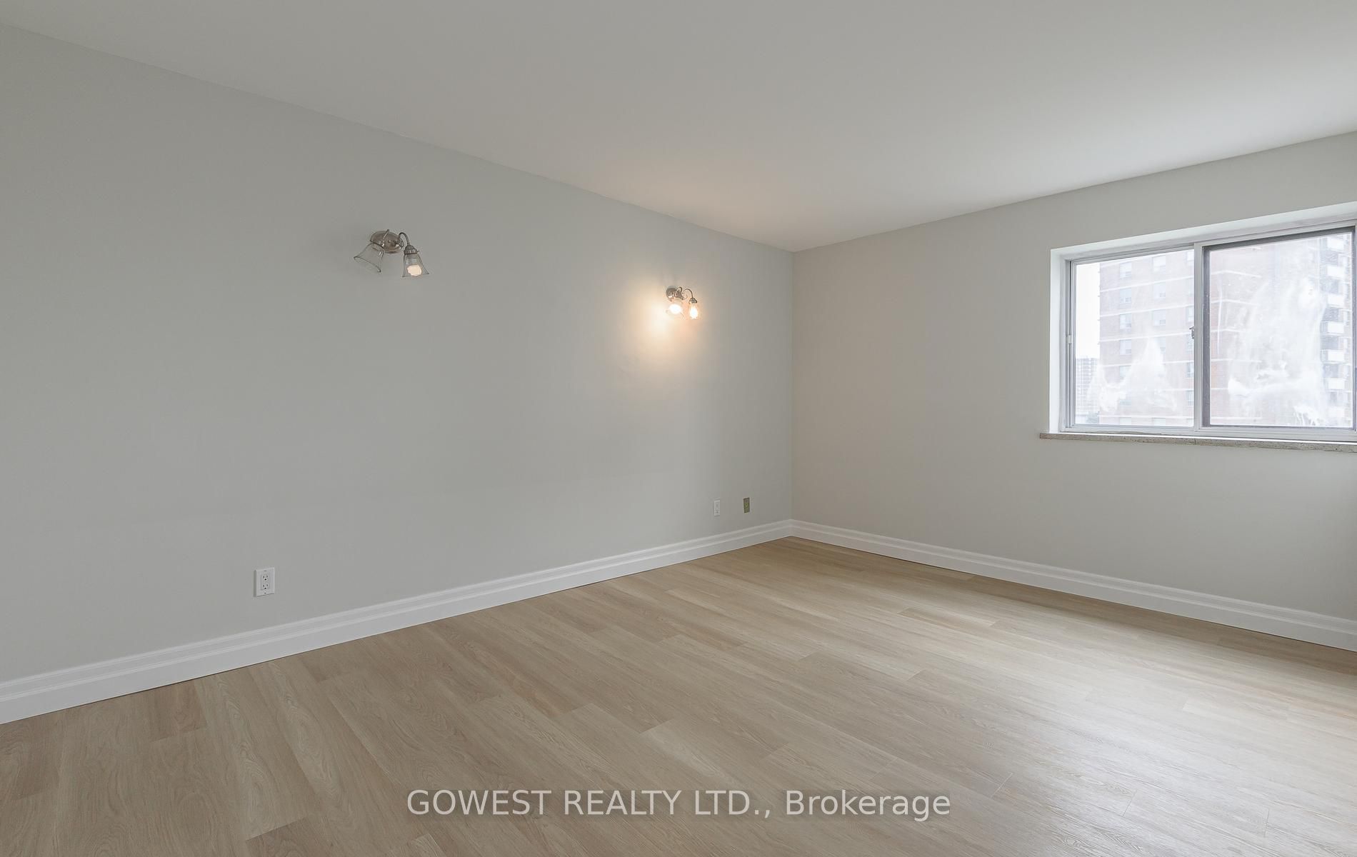 557 The East Mall 502 Property Photo 15