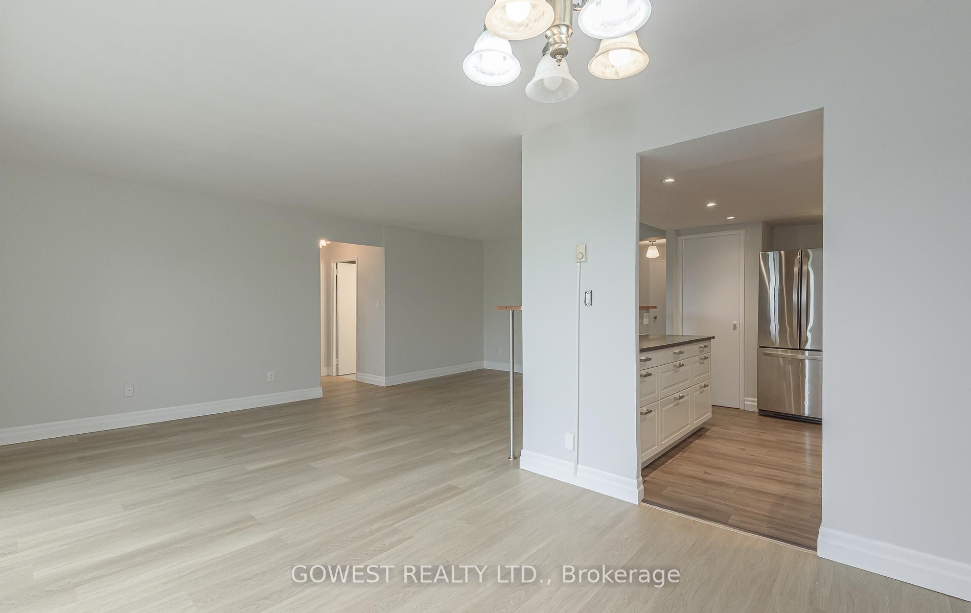 557 The East Mall 502 Property Photo 16